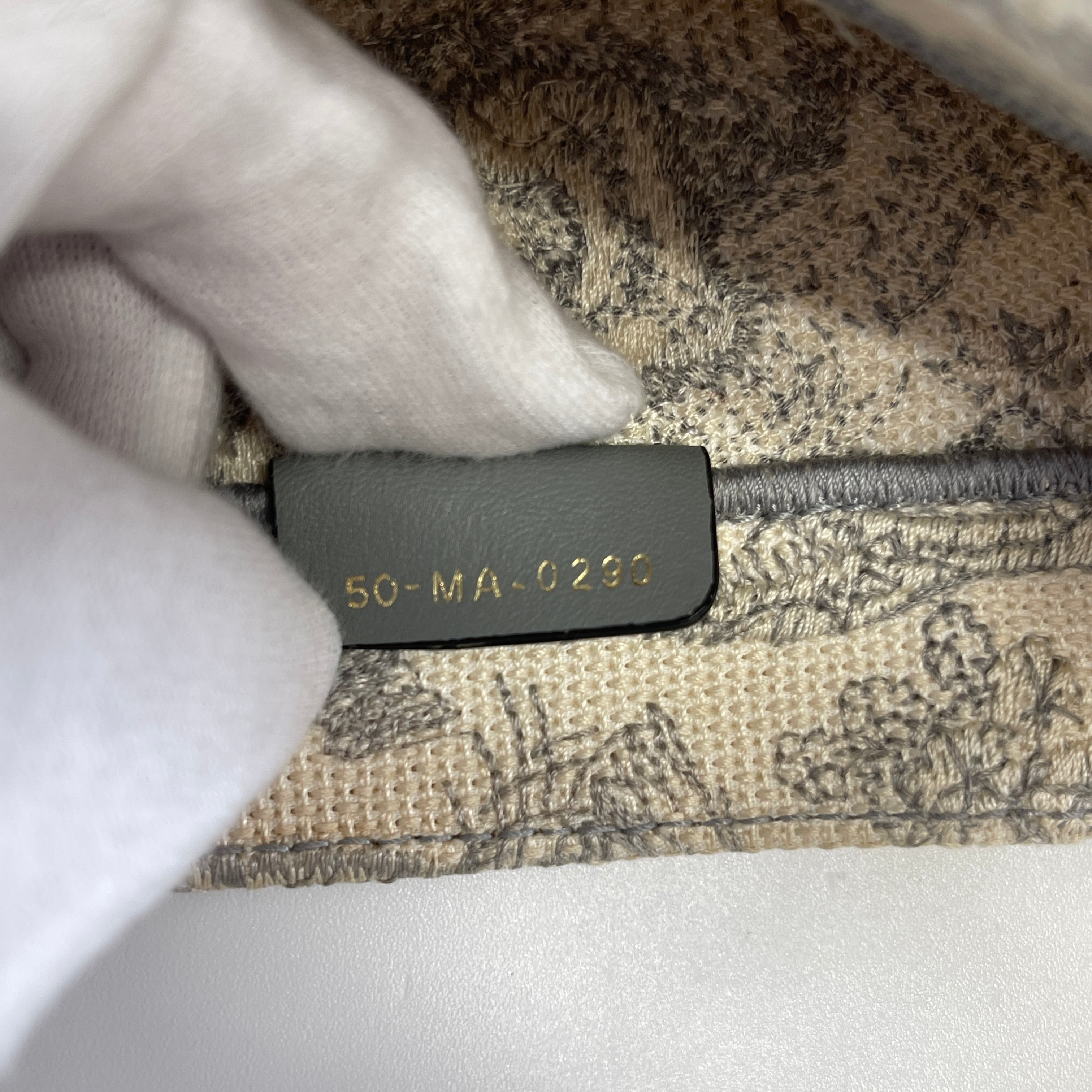 2604 secondhand CD Book Tote