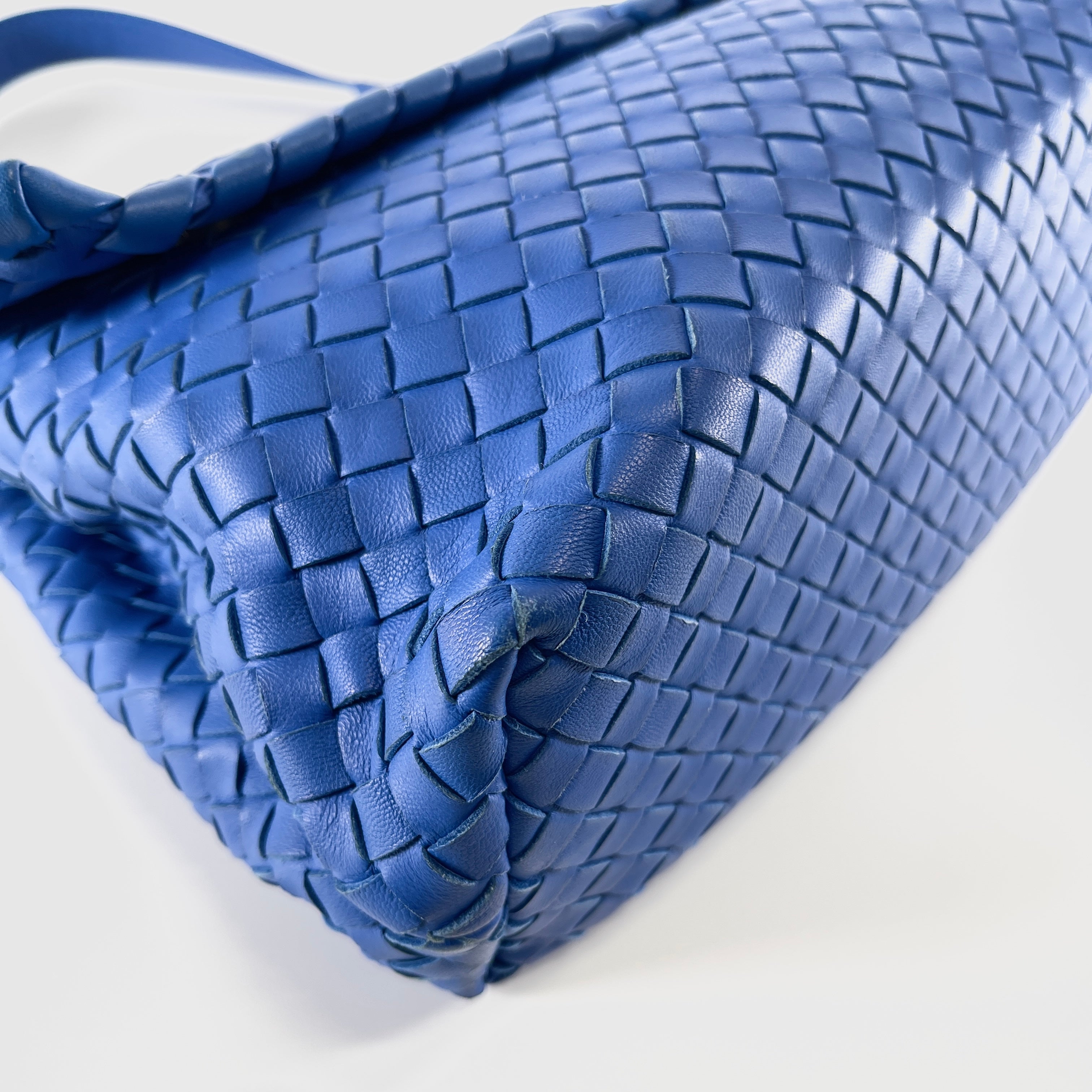 2606 secondhand BOTTEGAVENETA Intrecciato Olympia leather Chain Shoulder Bag blue mirror With