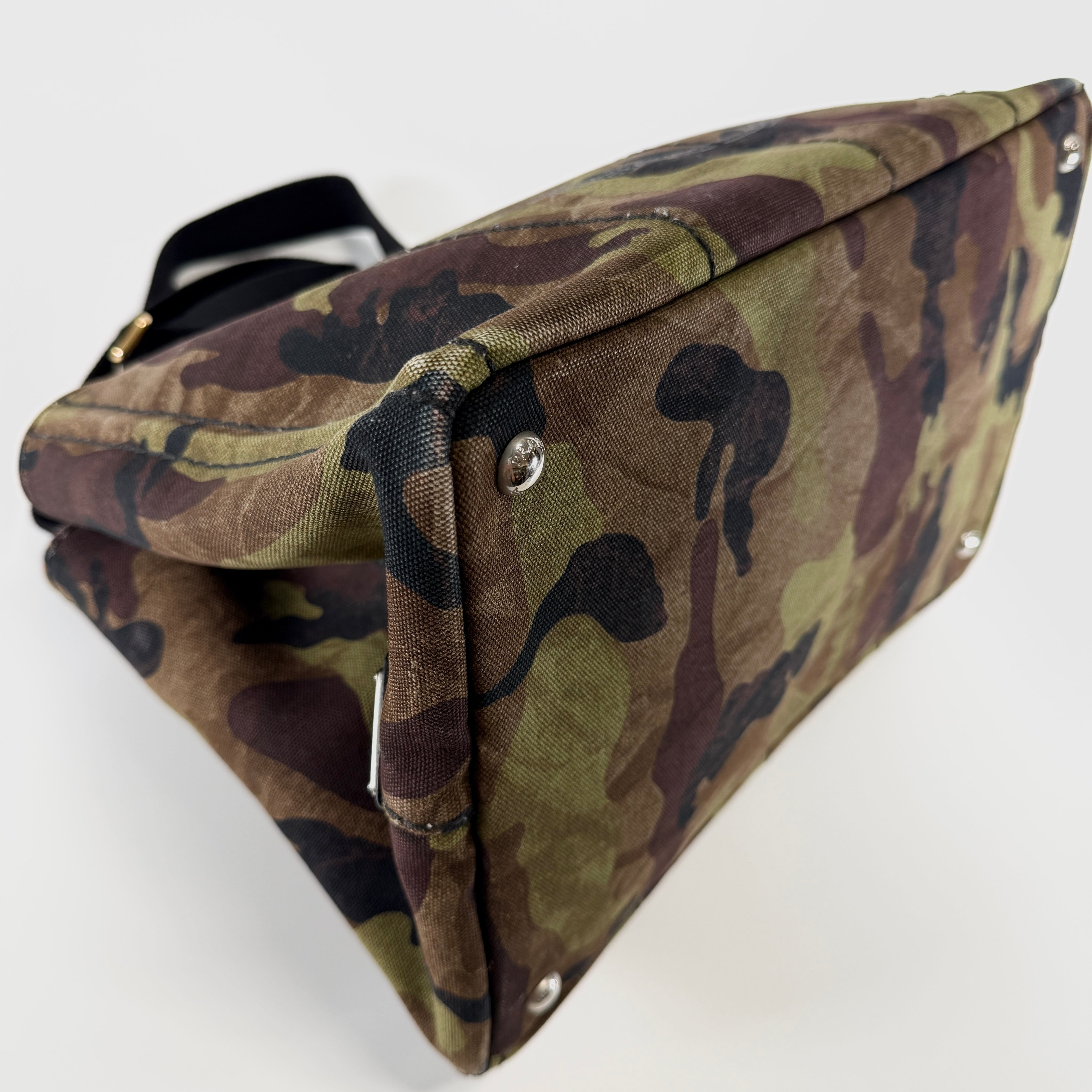 2606 secondhand PRADA Canapa Camouflage