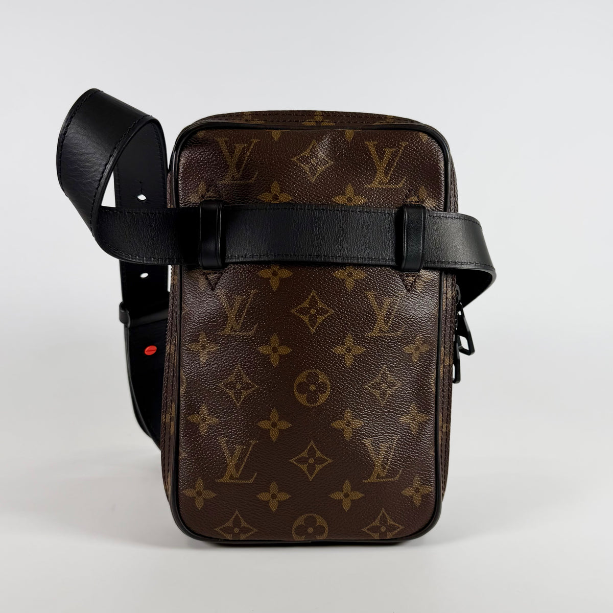 2605 secondhand LV Macassar M44477 solar CA2198 strap