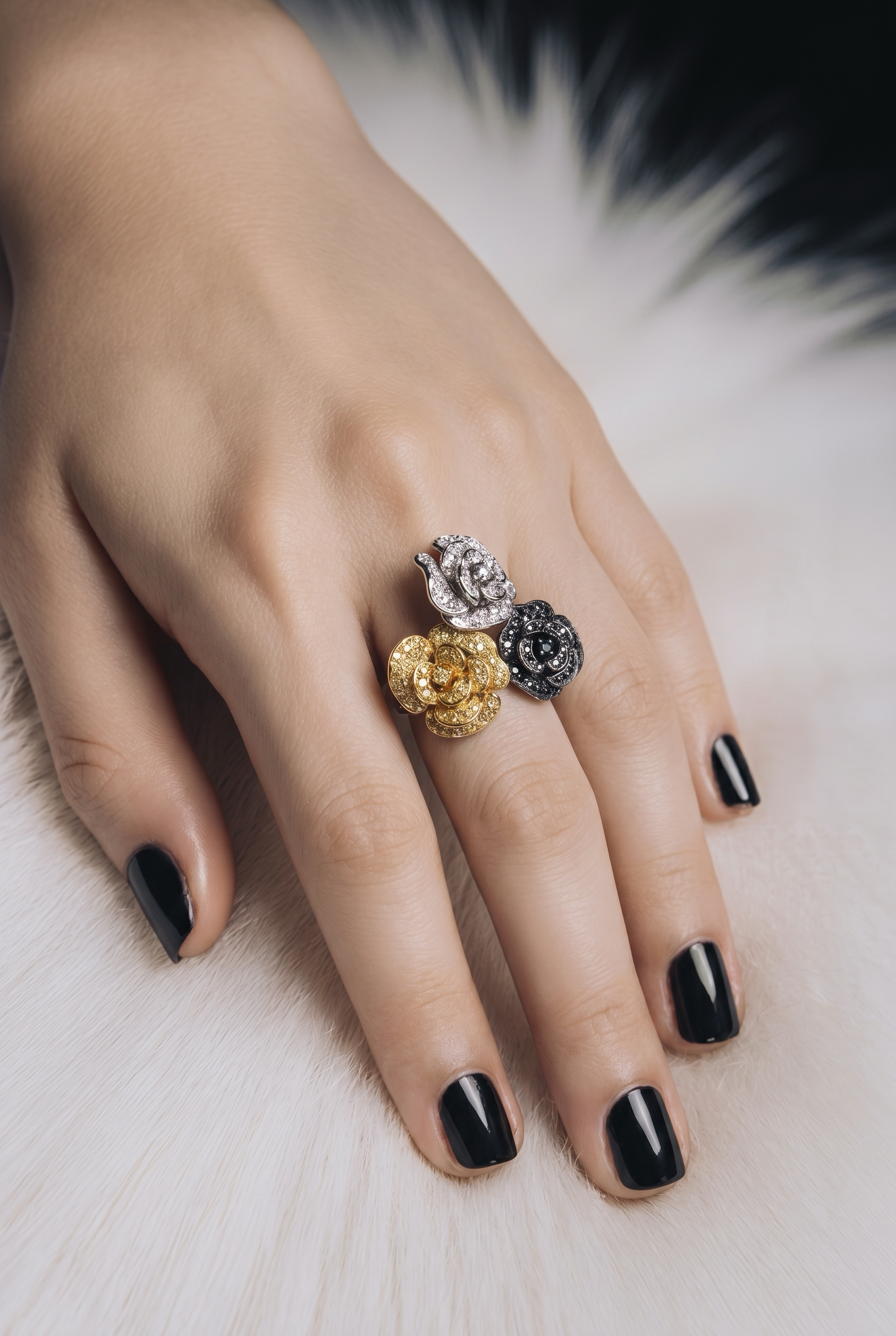 2605 secondhand K18WG flower ring 　D0.40/ Yellow D0.45ct　14.0g　#13