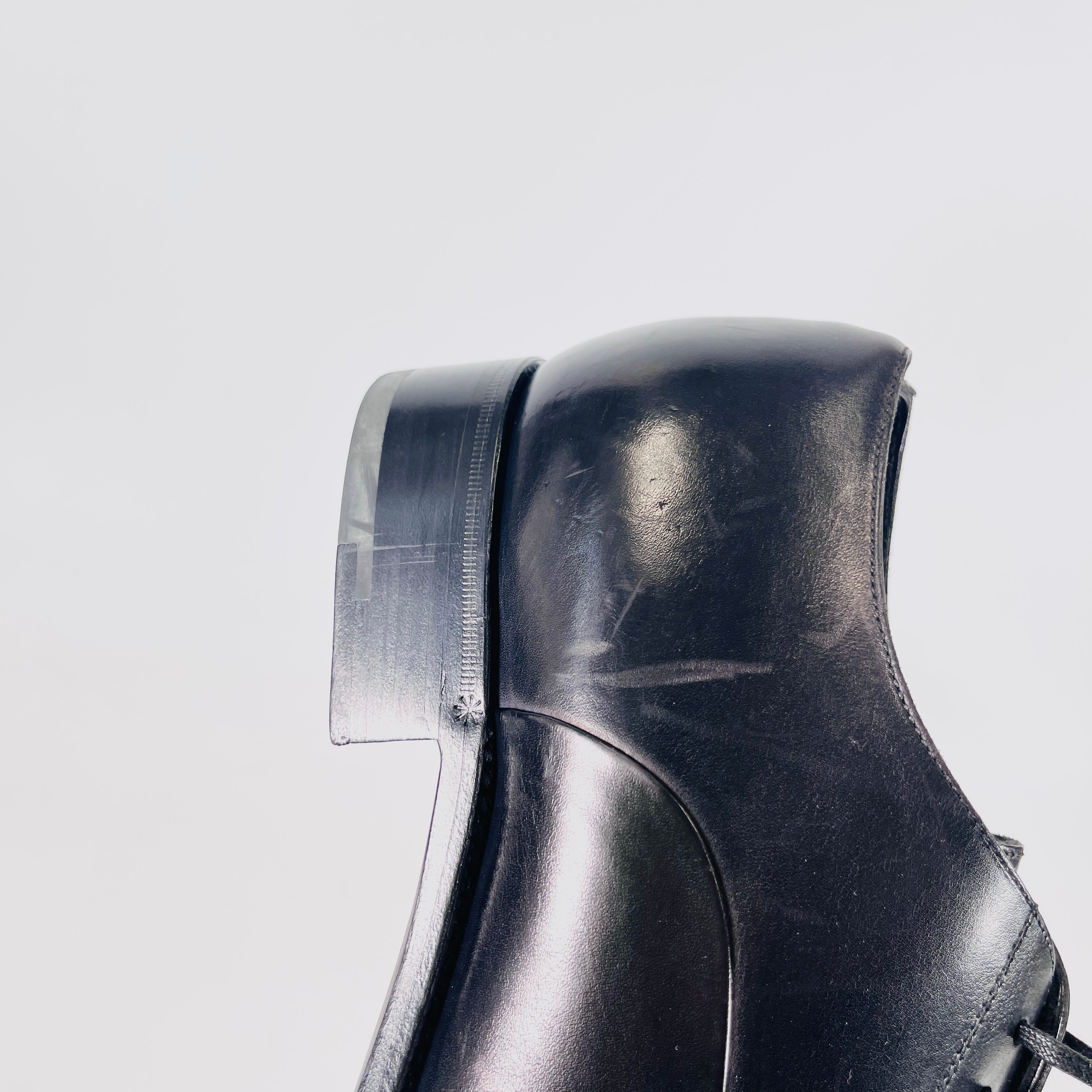 2602 secondhand CD leather shoes / Loafers
