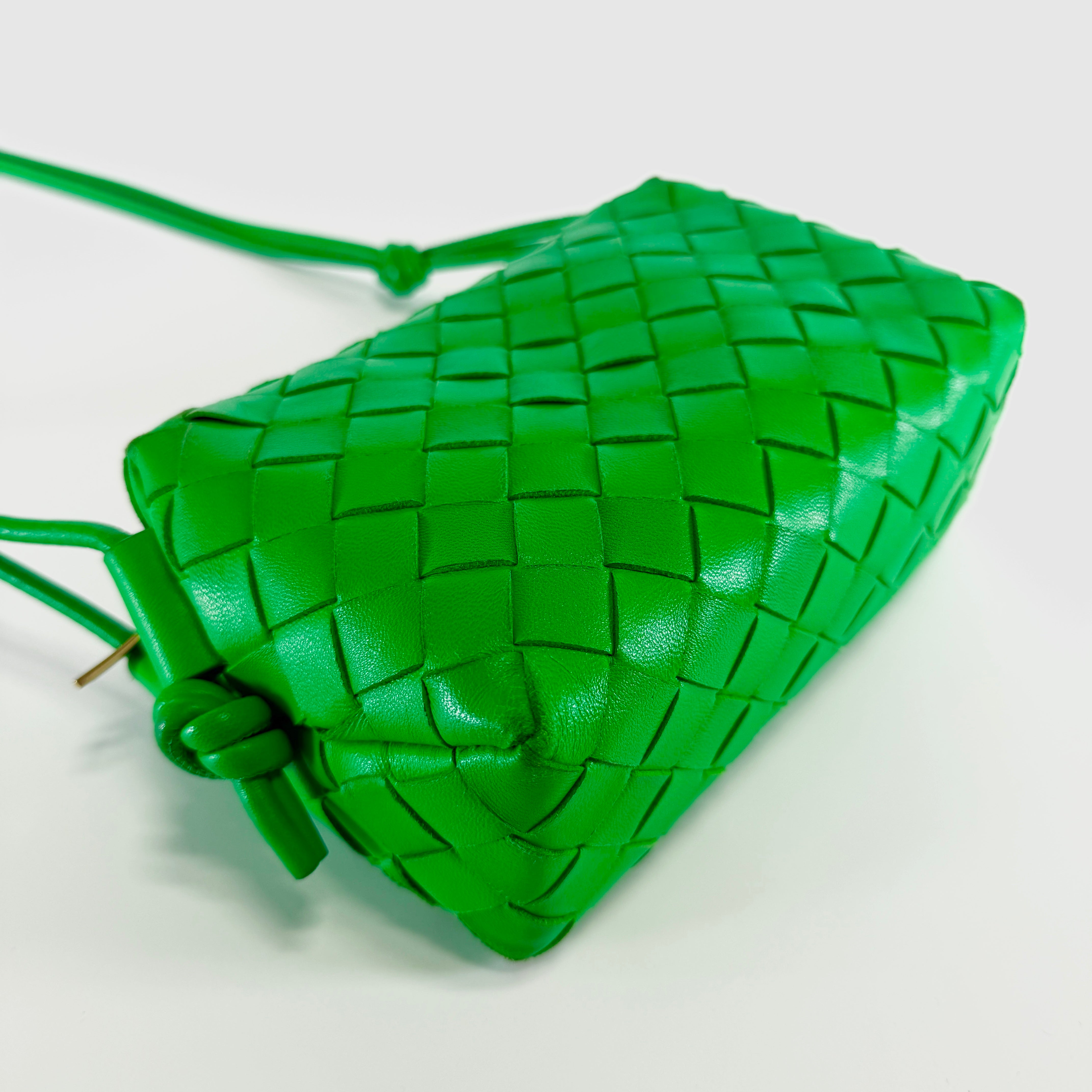 2606 secondhand BOTTEGAVENETA Intrecciato mini loop leather Shoulder bag green