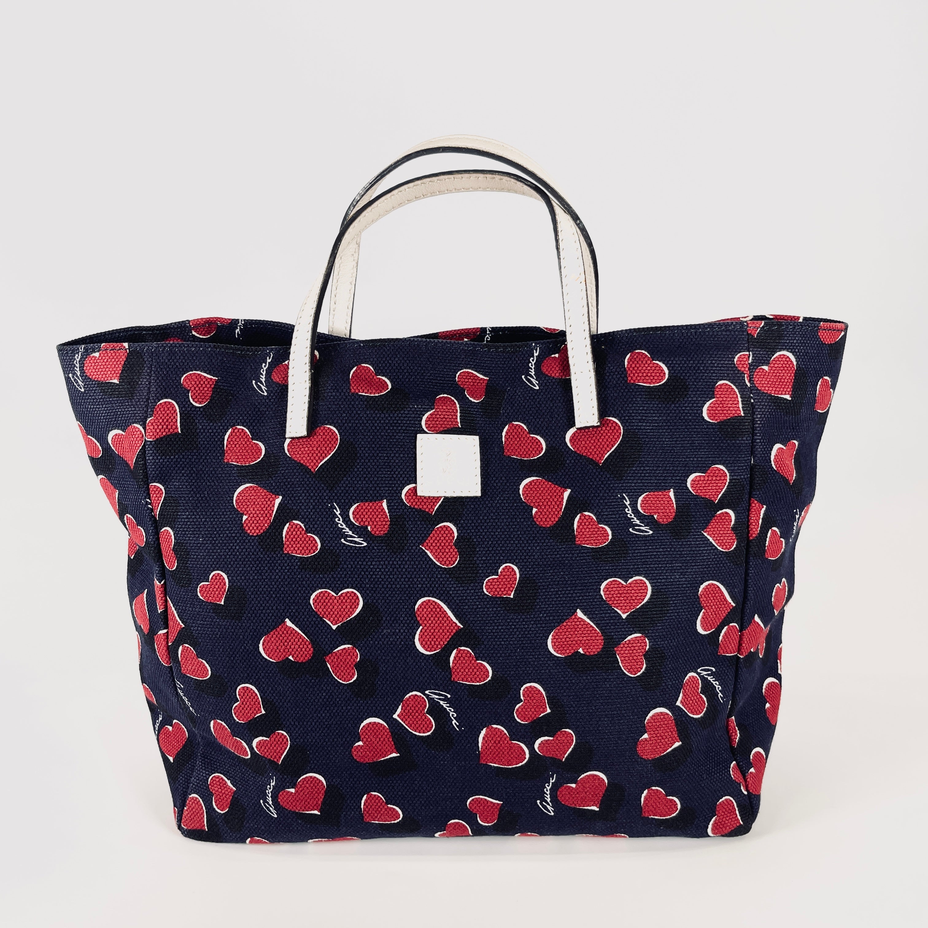 2606 secondhand GUCCI heart hand bag