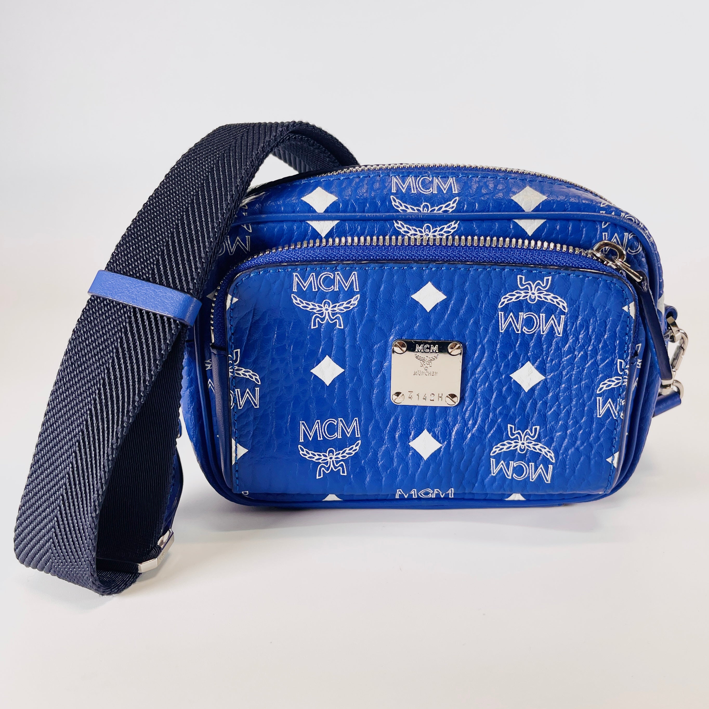 2608 secondhand MCM Shoulder bag
