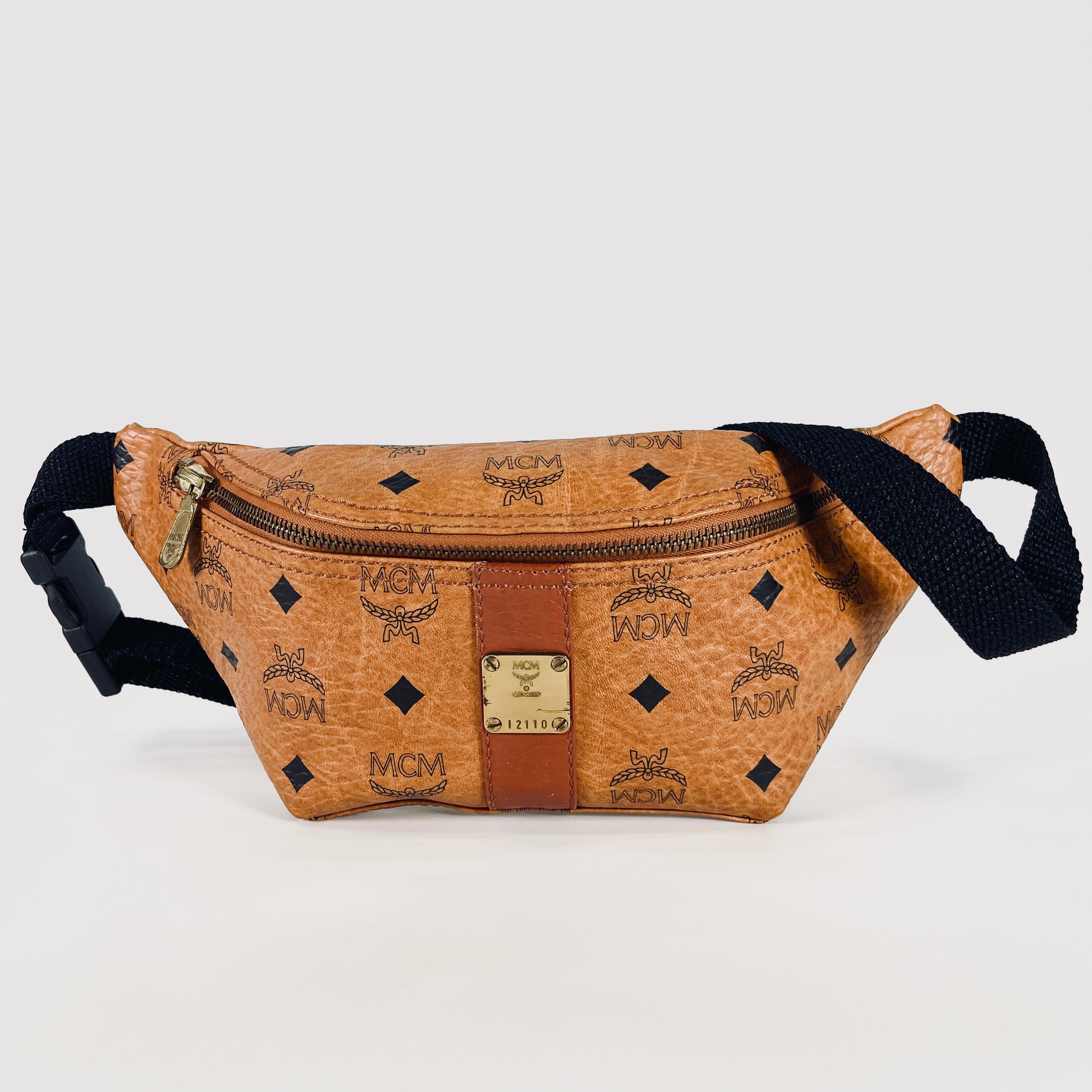 2606 secondhand MCM Waist pouch