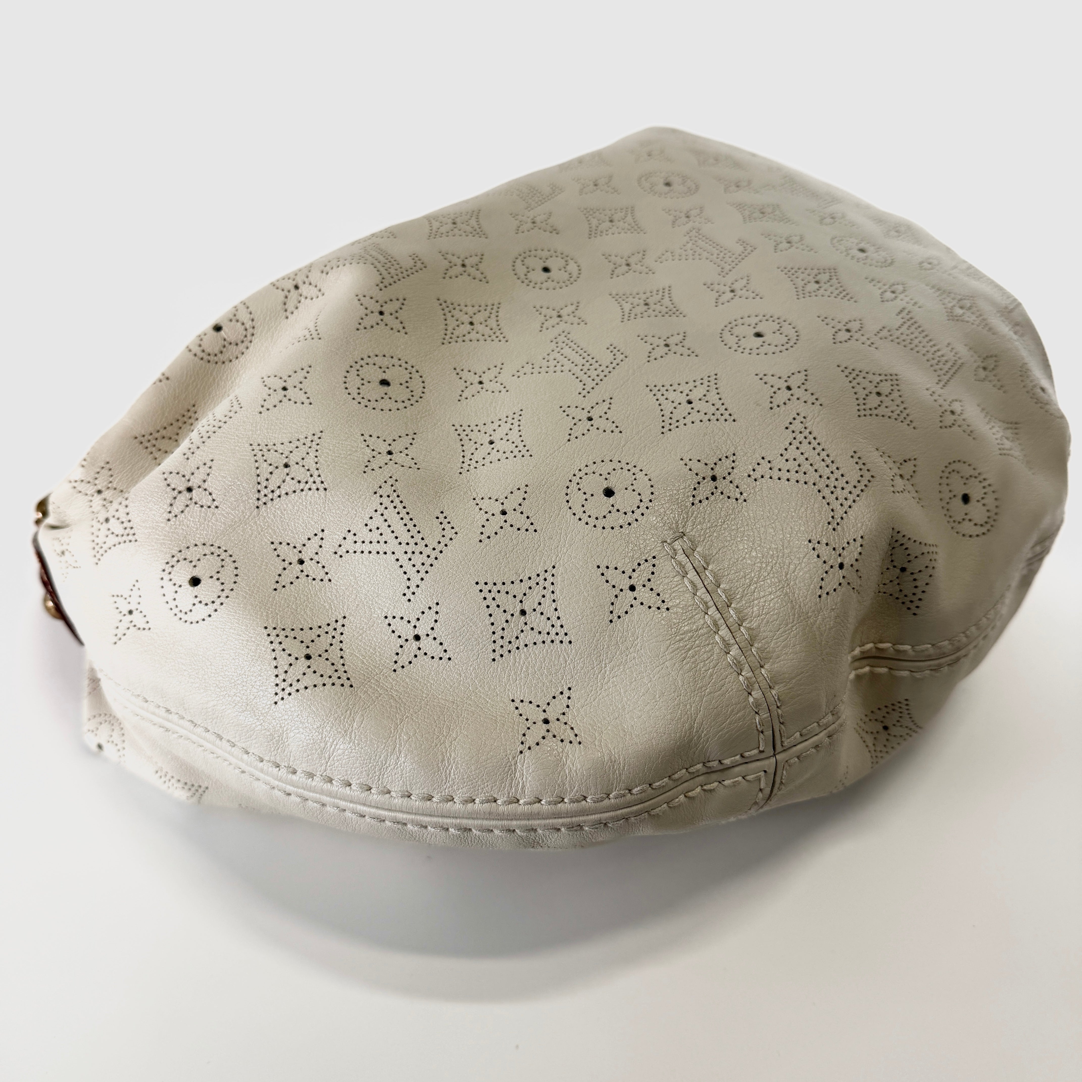 2607 secondhand LV Mahina Onata GM M95460 MB1087 white × Brown