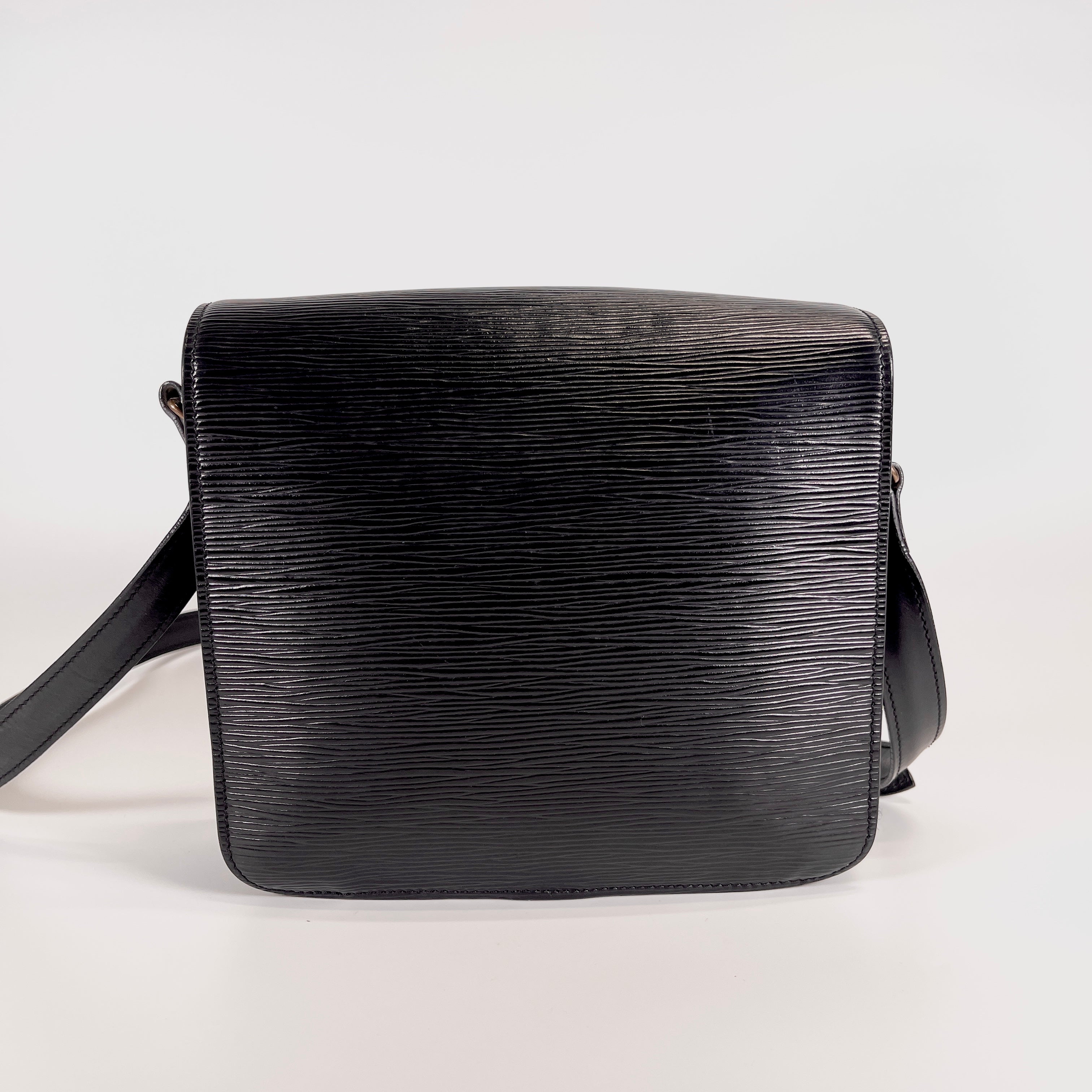 2604 secondhand LV Epi M52242 Cult Ciel black