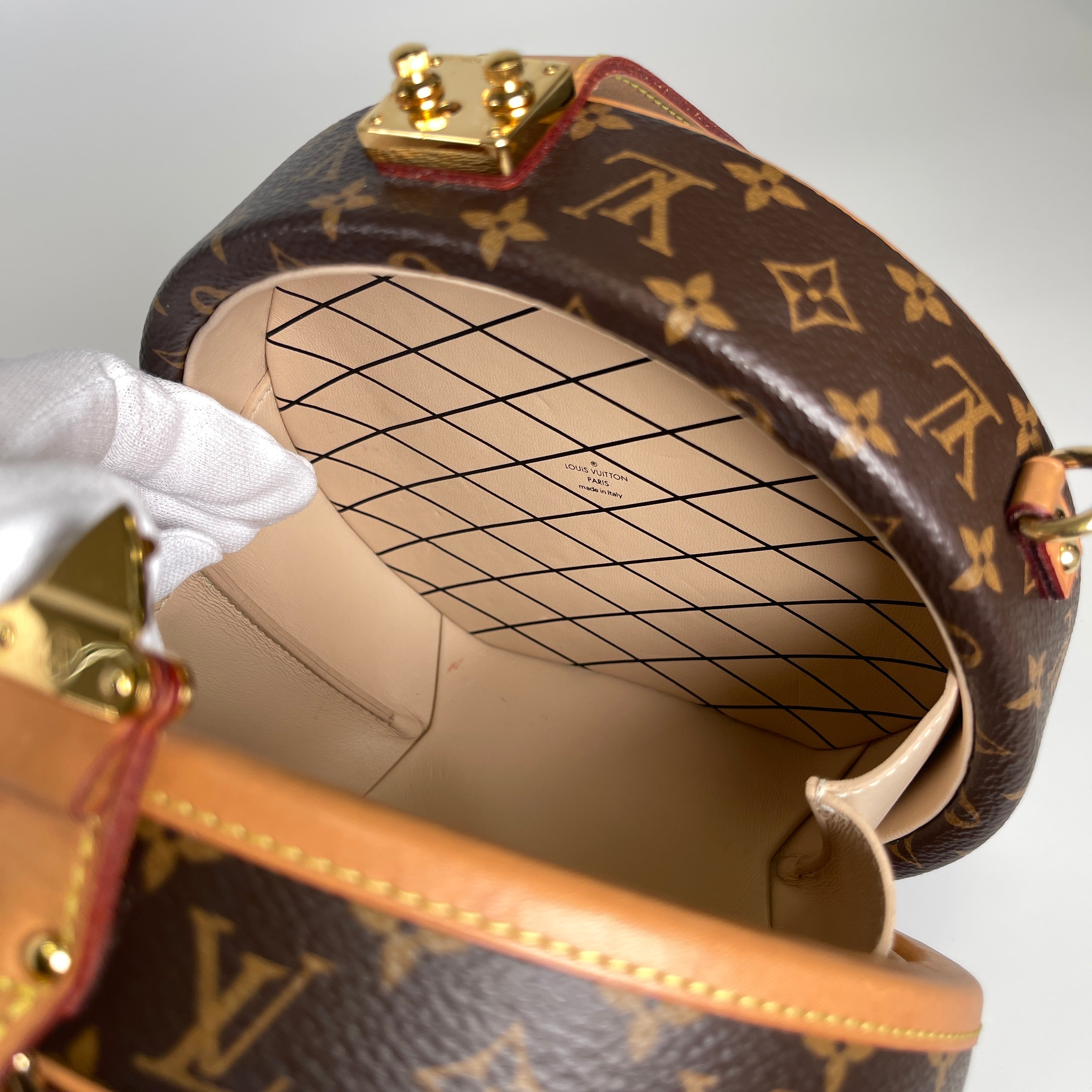 2604 secondhand LV Petite Boite