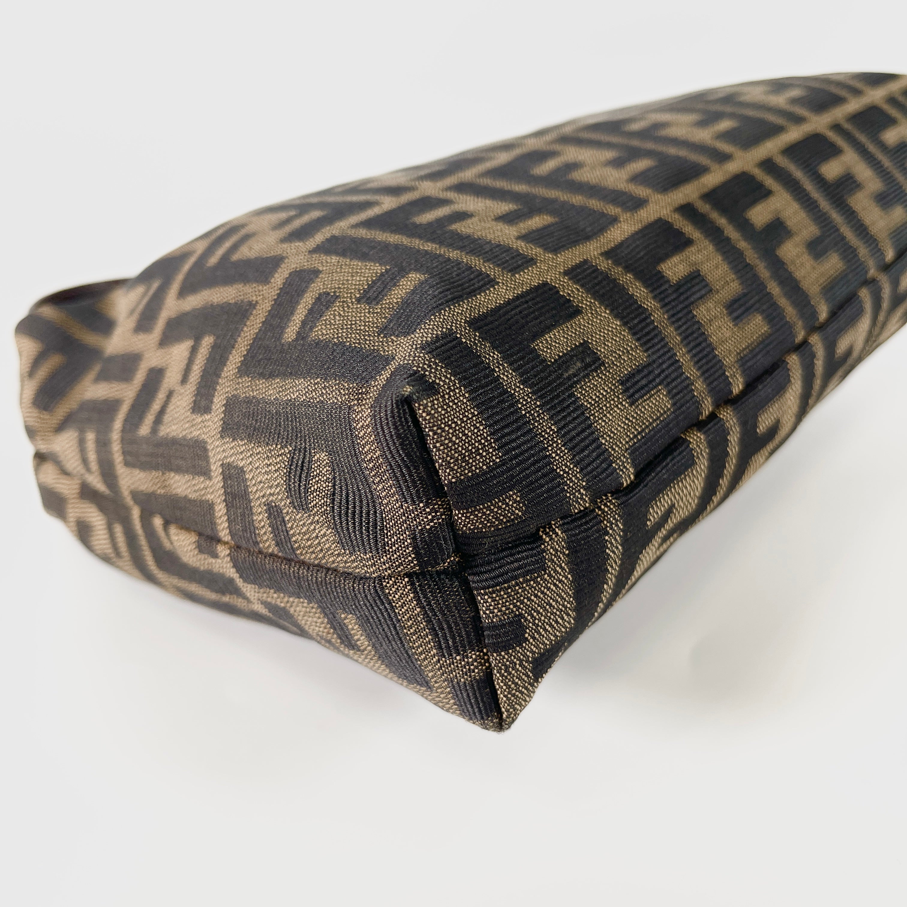 2601 secondhand  FENDI Zucca Shoulder bag
