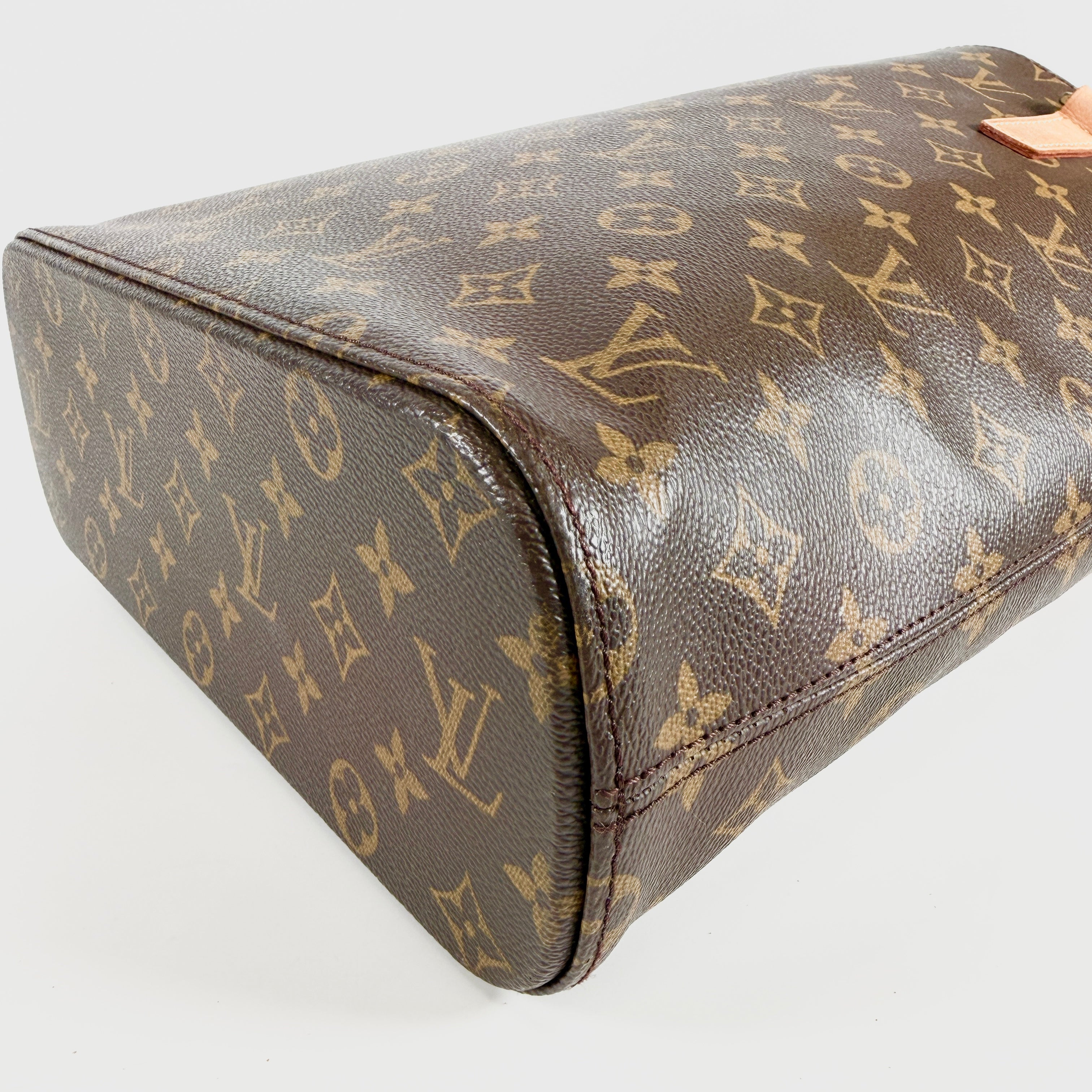 2606 secondhand LV Monogram Van Van GM