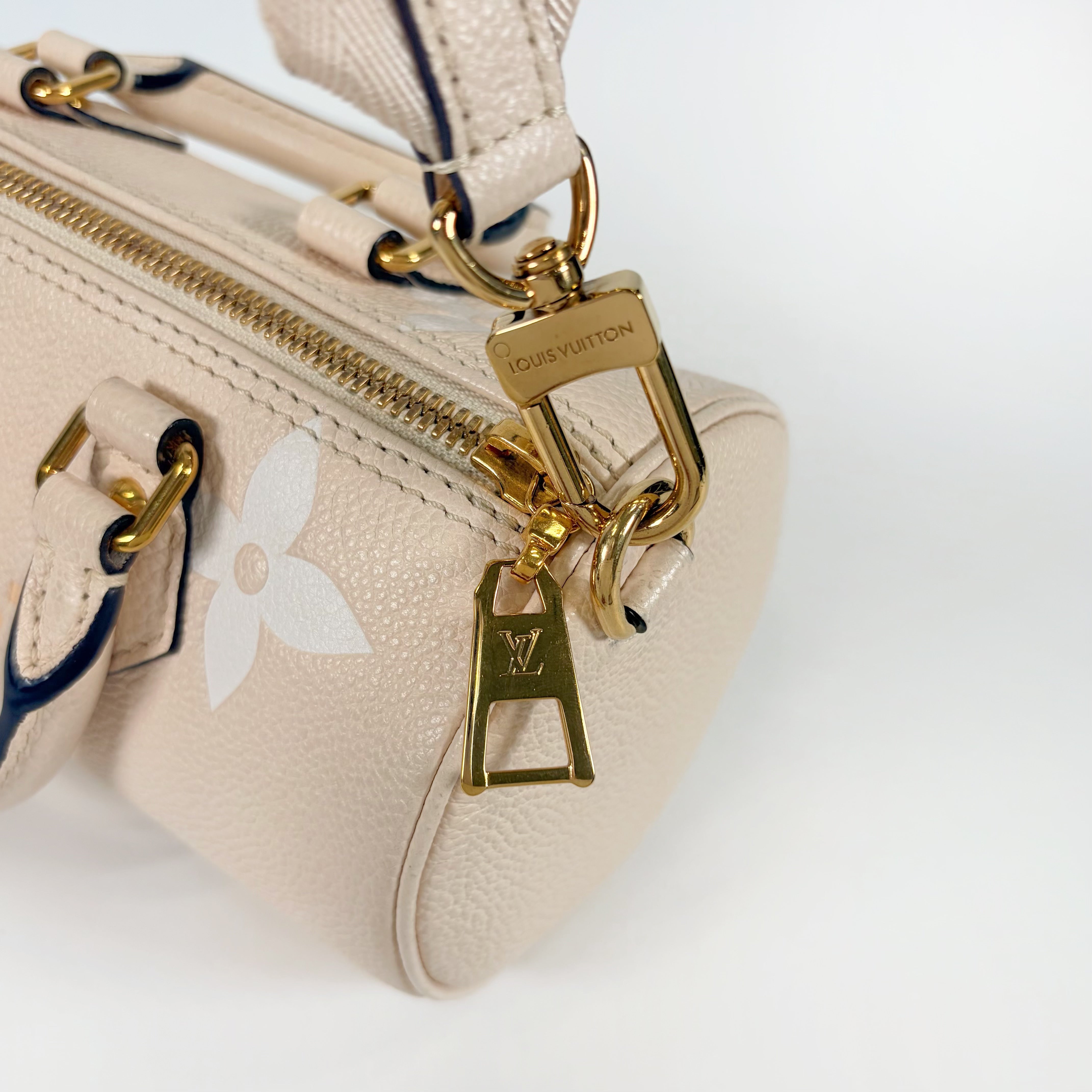 2601 Louis Vuitton Empreinte M45708 Papillon BB cream pouch