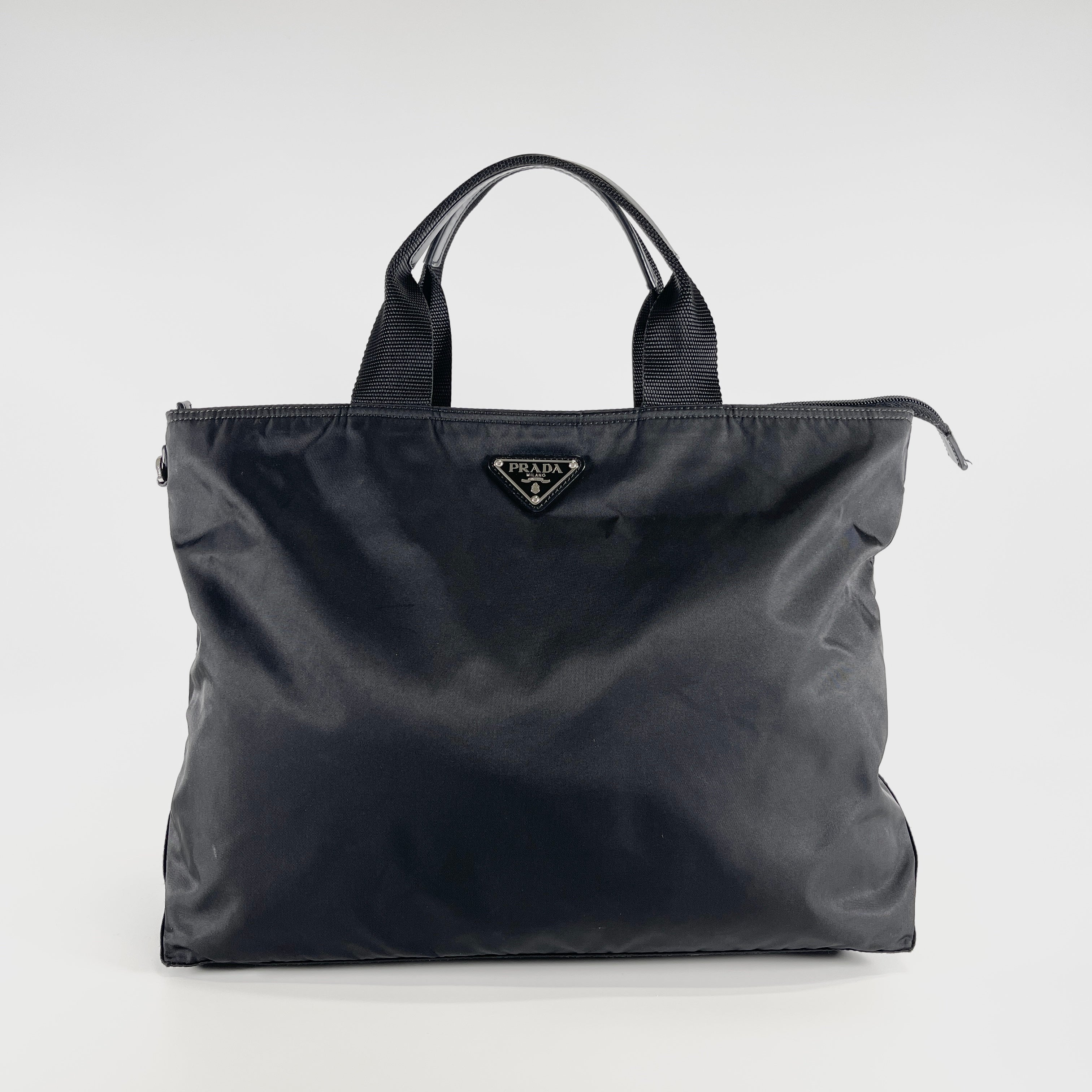 2604 secondhand PRADA hand bag ? logo plate nylon black
