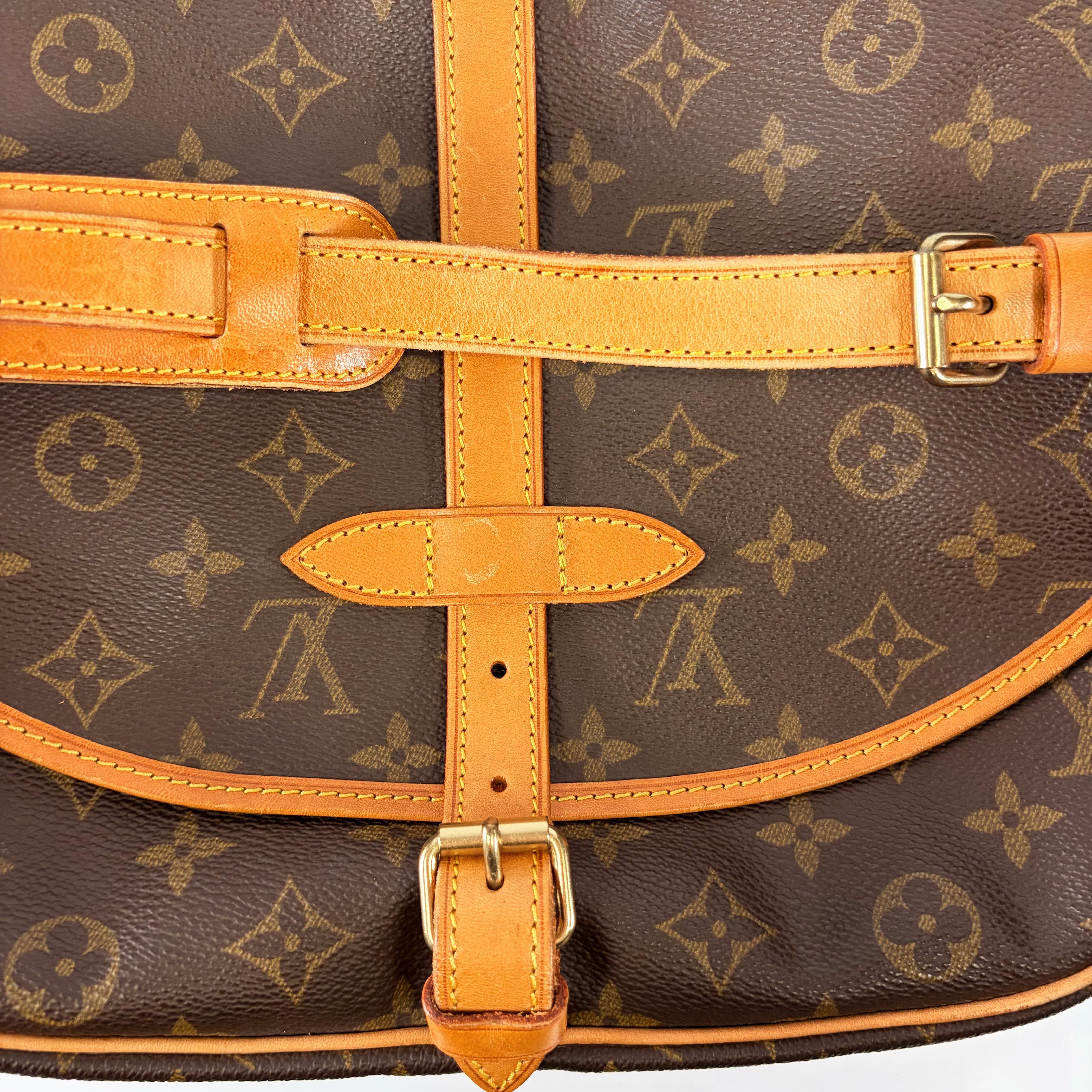 2602 secondhand LV Monogram Saumur 30