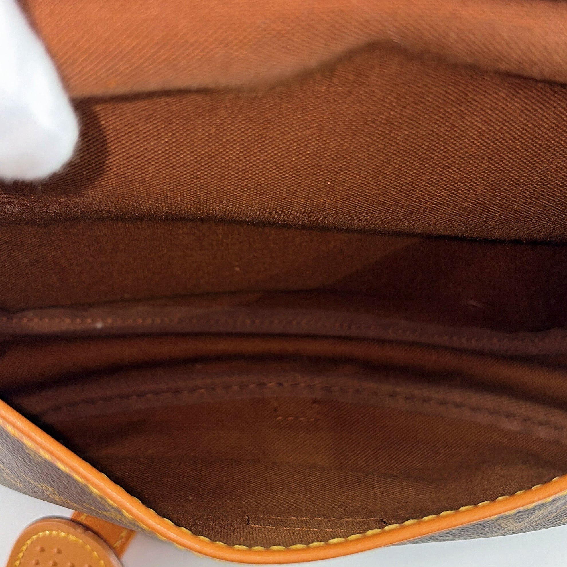 2602 secondhand LV Monogram Saumur 30