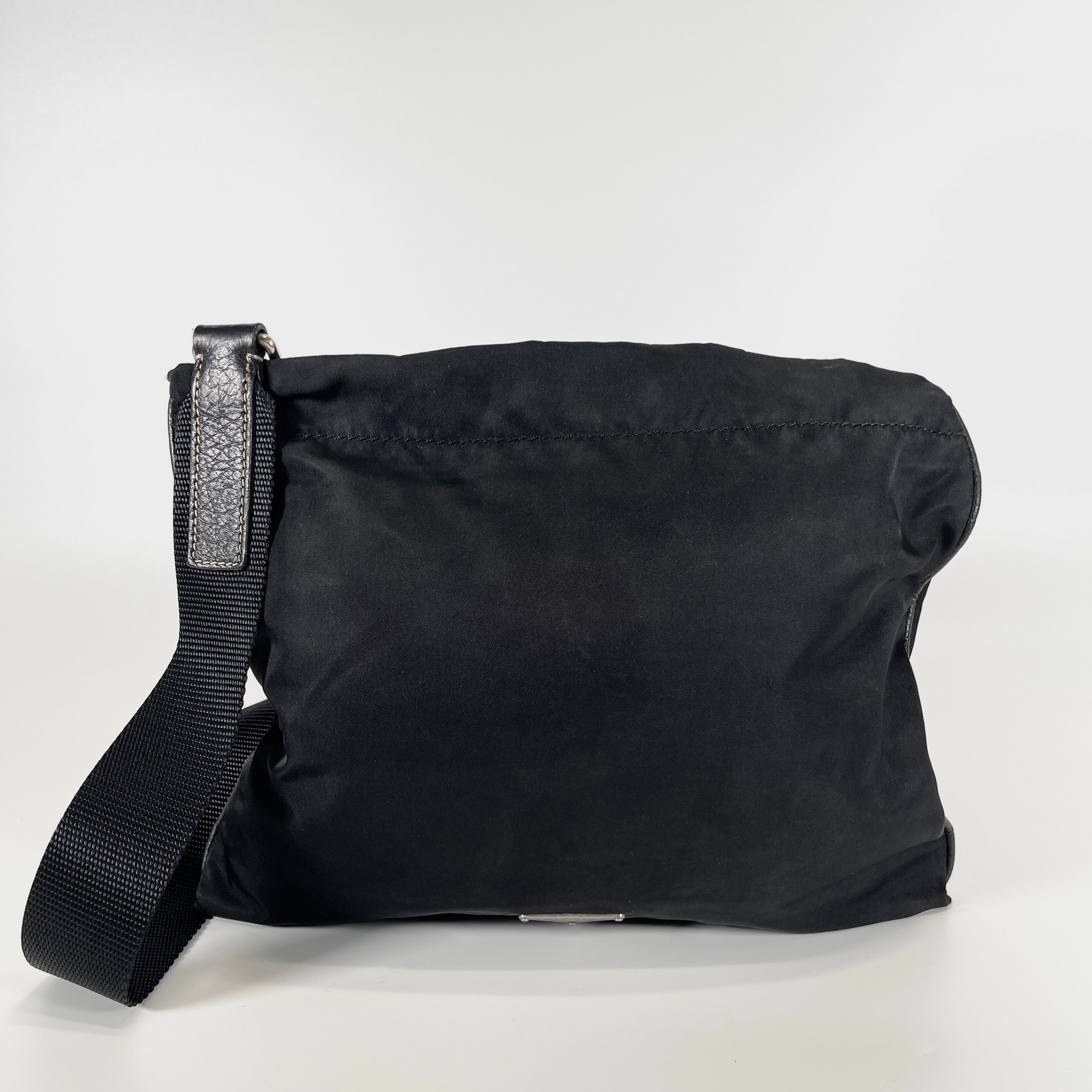 2605 secondhand PRADA nylon Shoulder bag