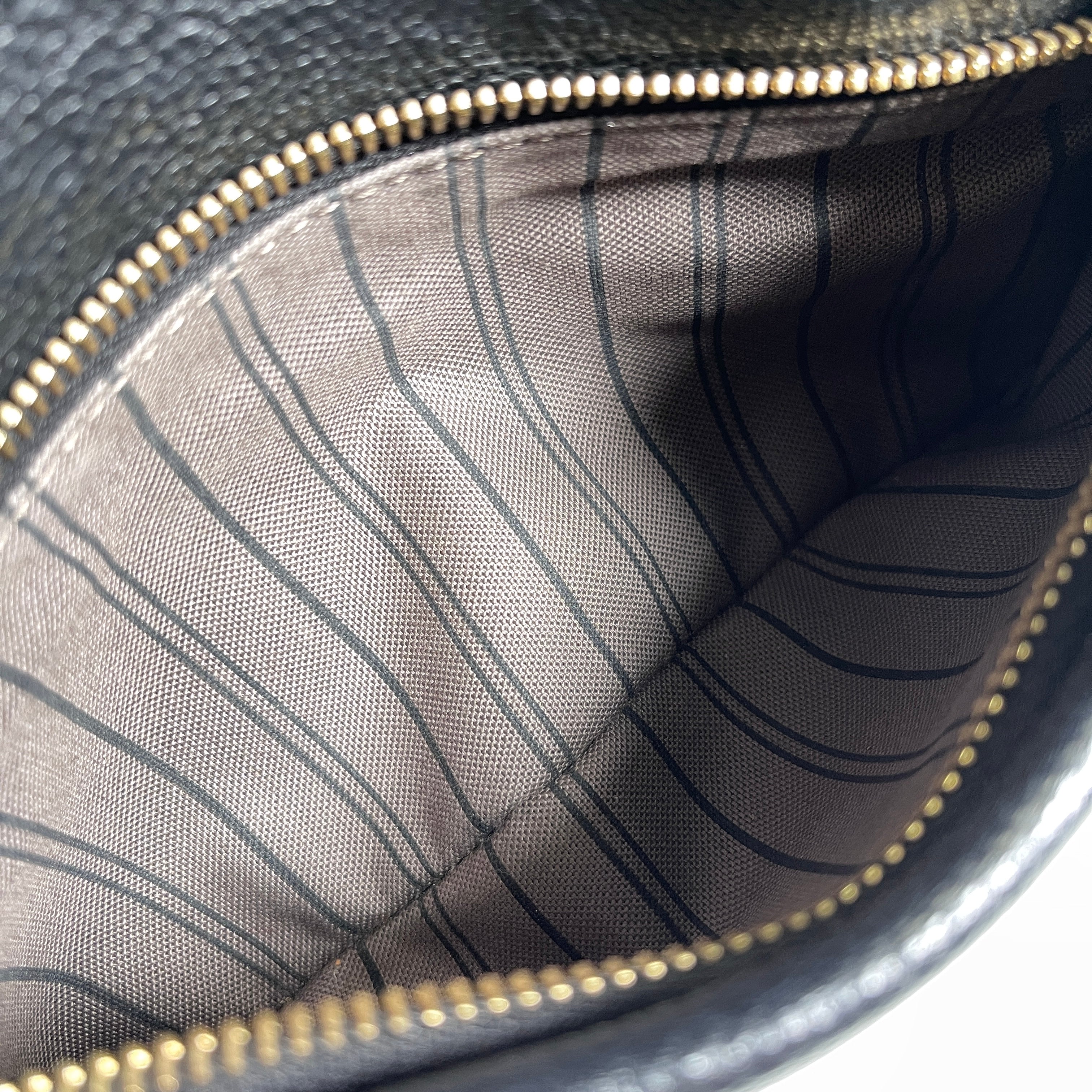 2603 secondhand LV Monogram Empreinte backpack M44016 CA1118 black