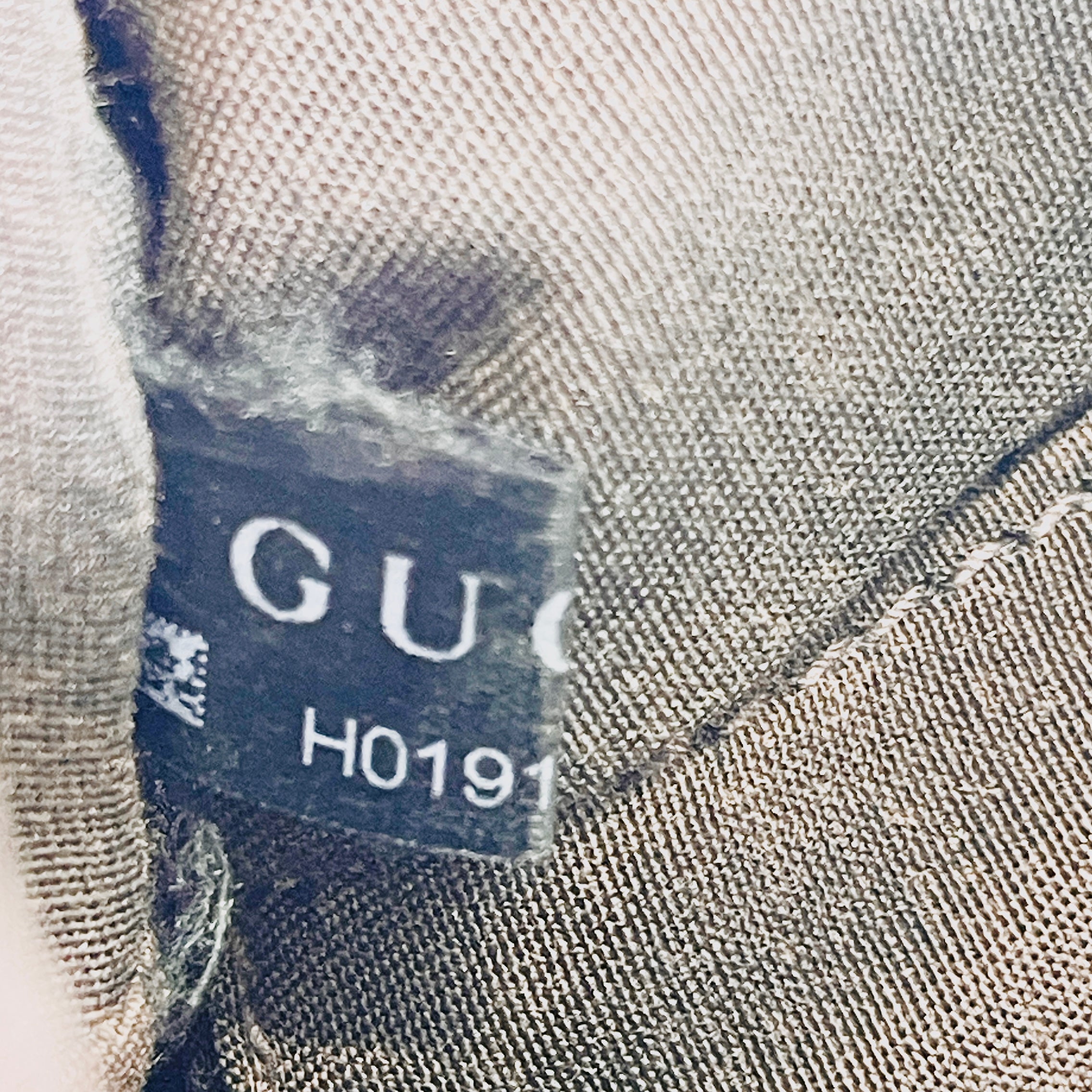 2604 secondhand GUCCI hand bag