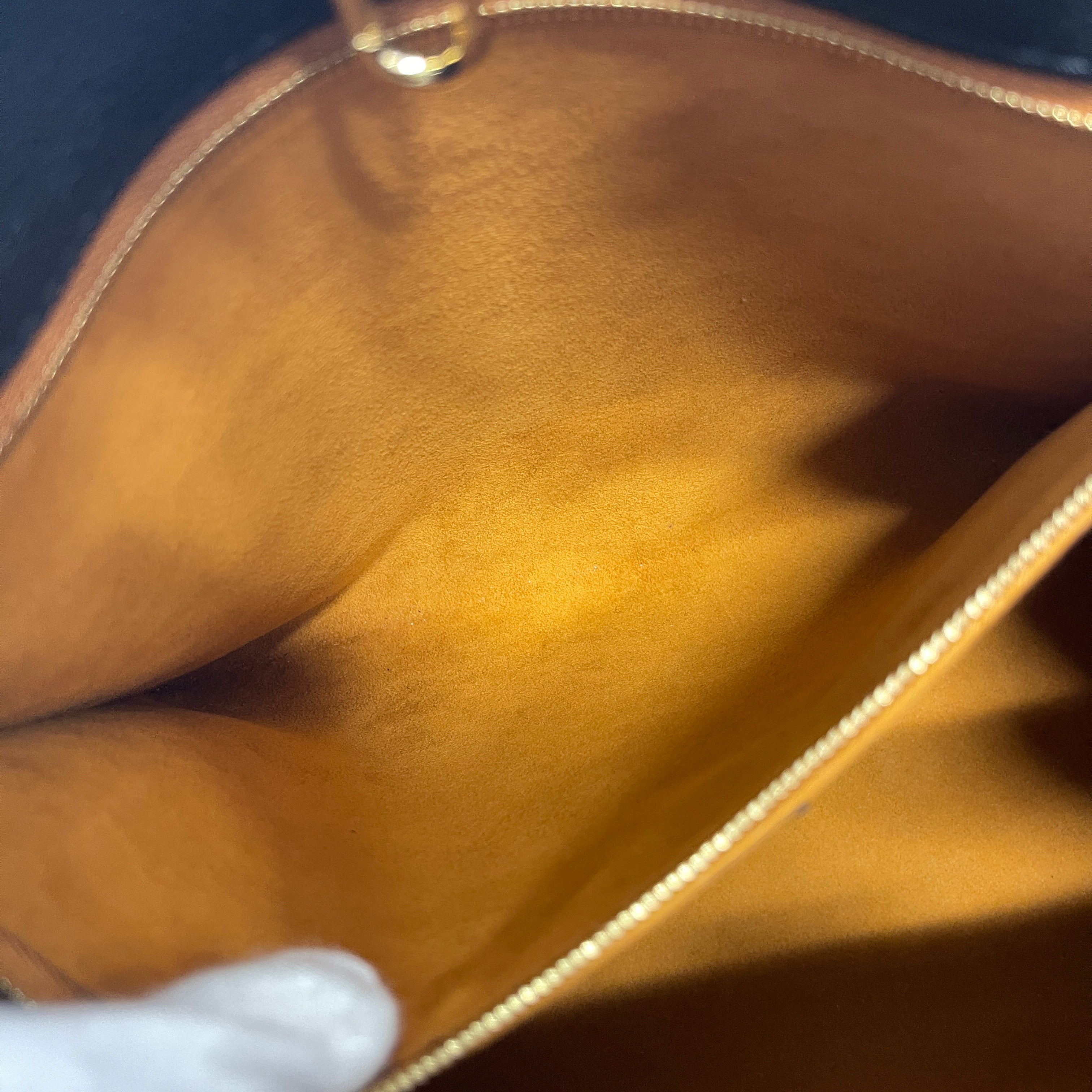 2603 secondhand LV On the Go