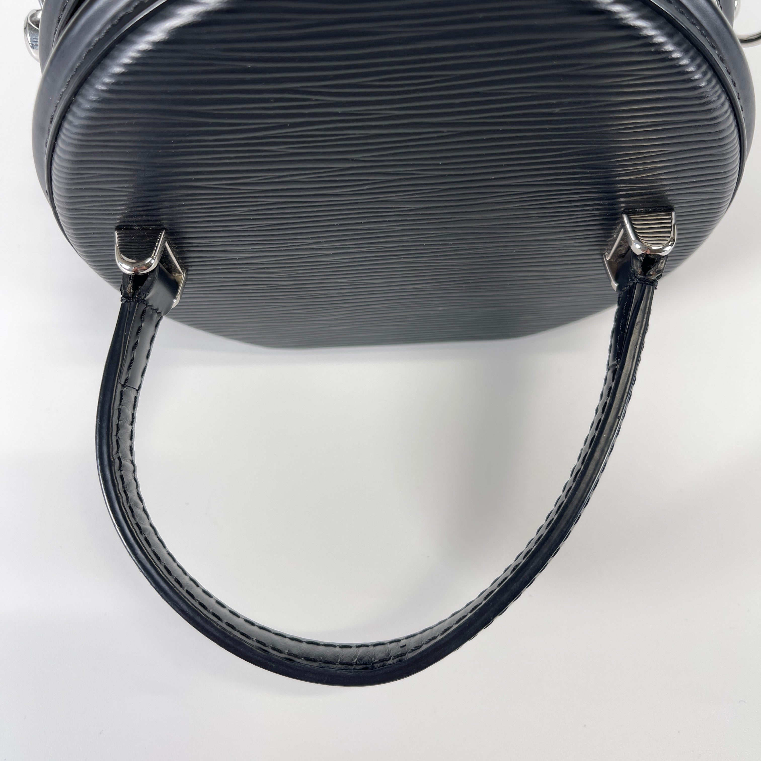 2603 secondhand LV hand Shoulder bag