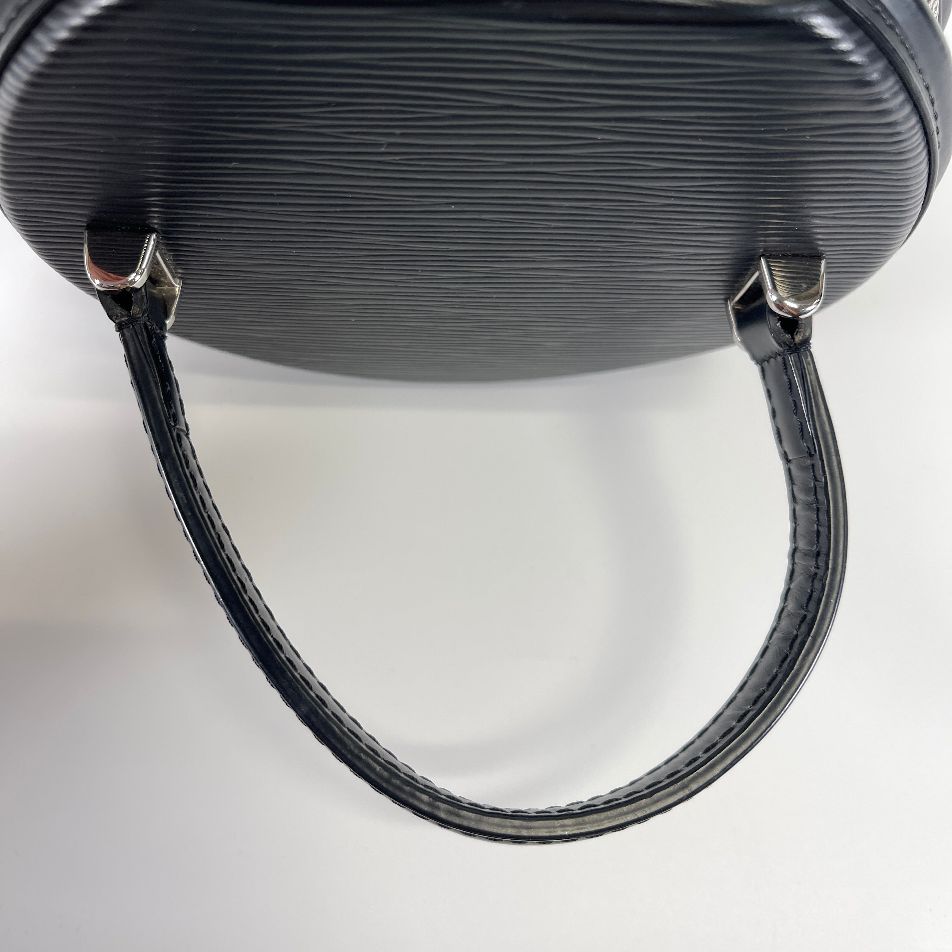 2603 secondhand LV hand Shoulder bag