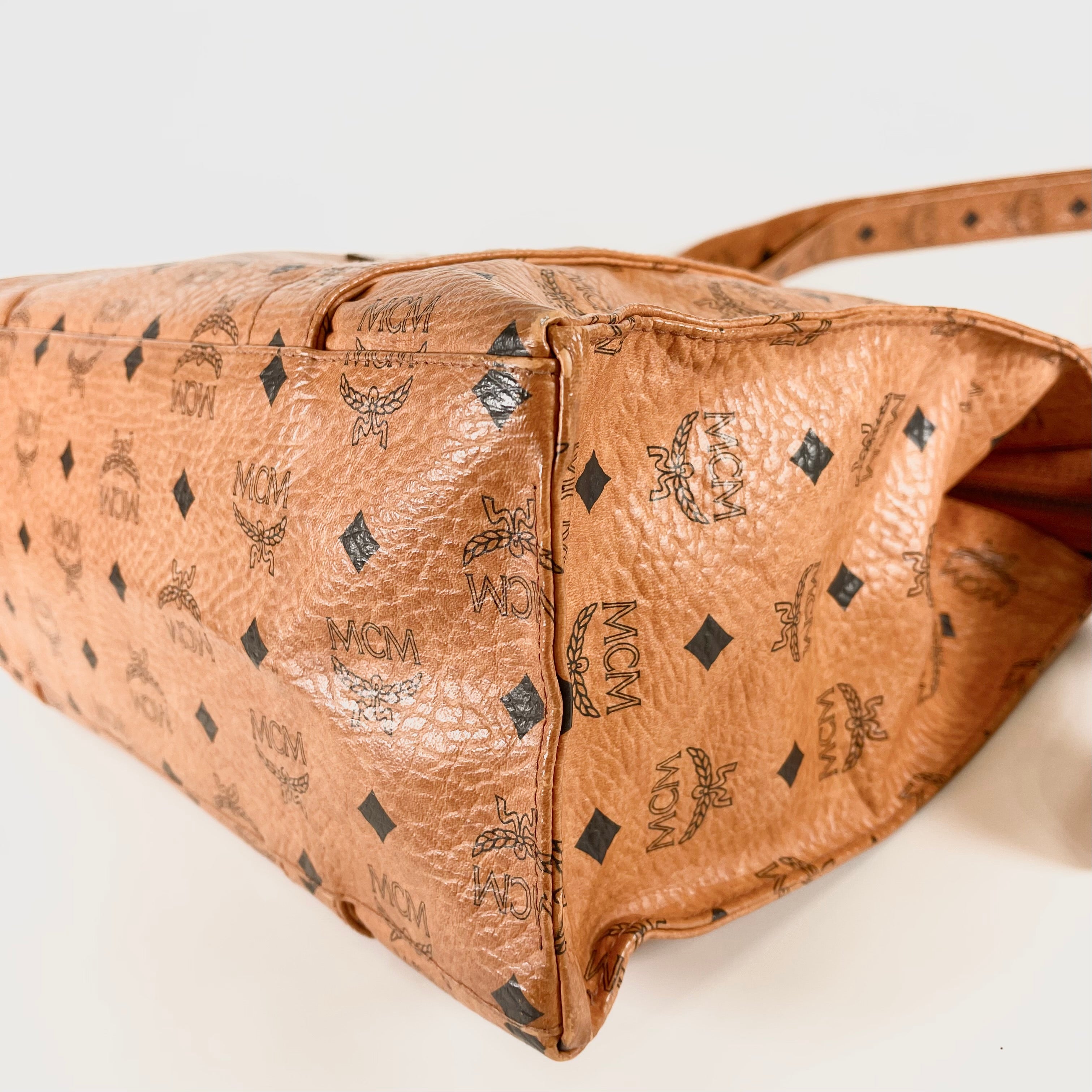 2605 secondhand MCM Shoulder bag