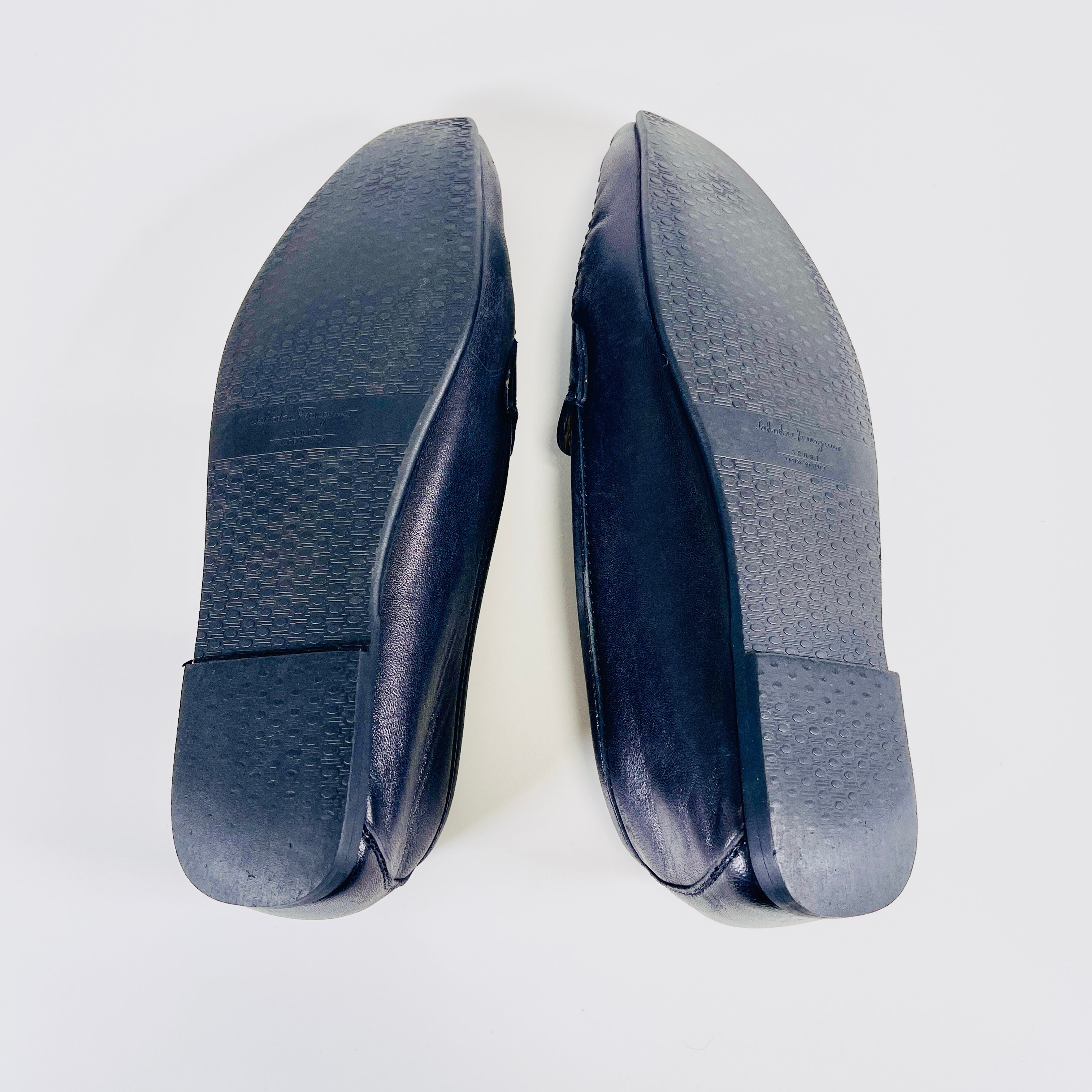 2606 secondhand loafers Salvatore Ferragamo size 6