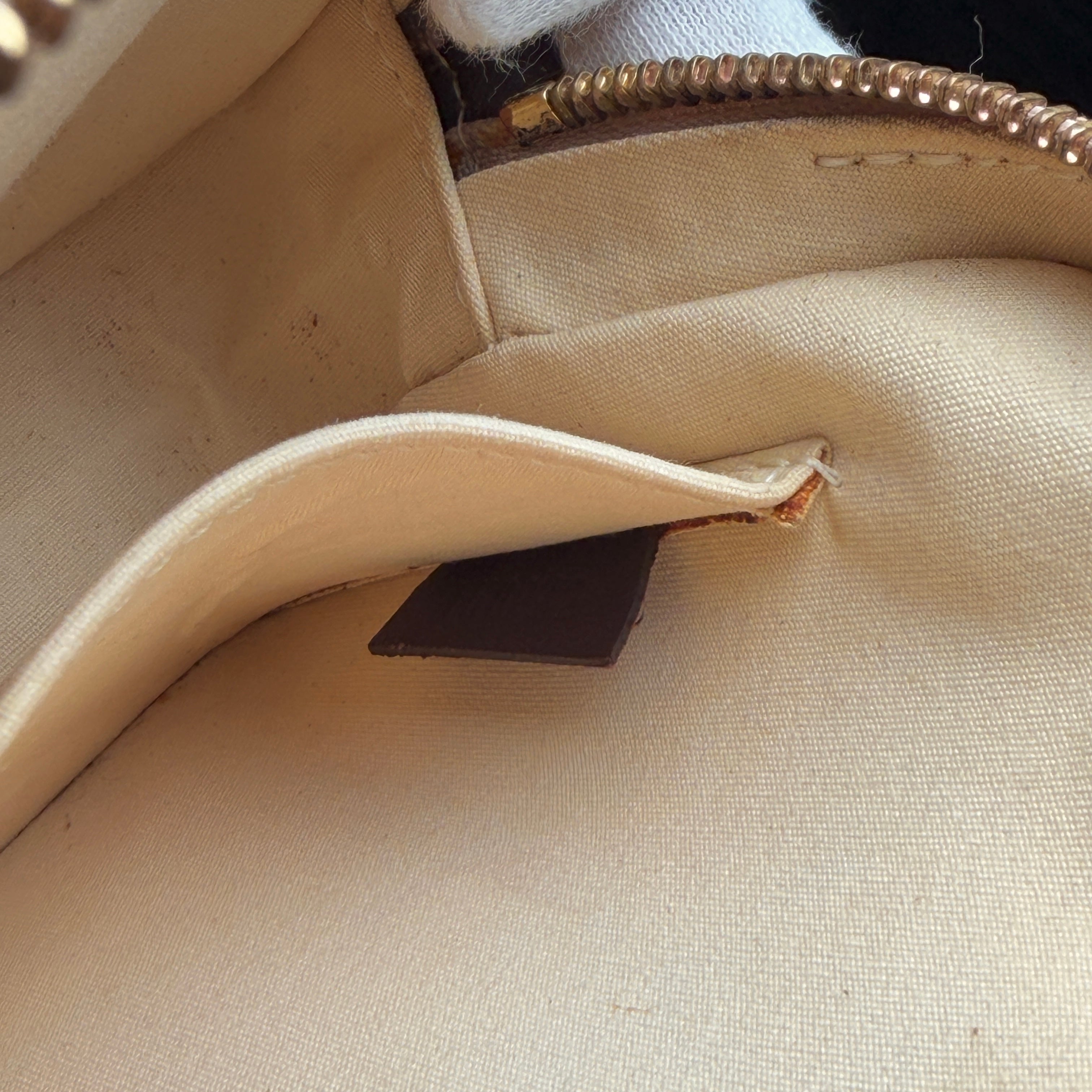 2607 secondhand LV Monogram Mini Juliet M92219 TH0042 Red