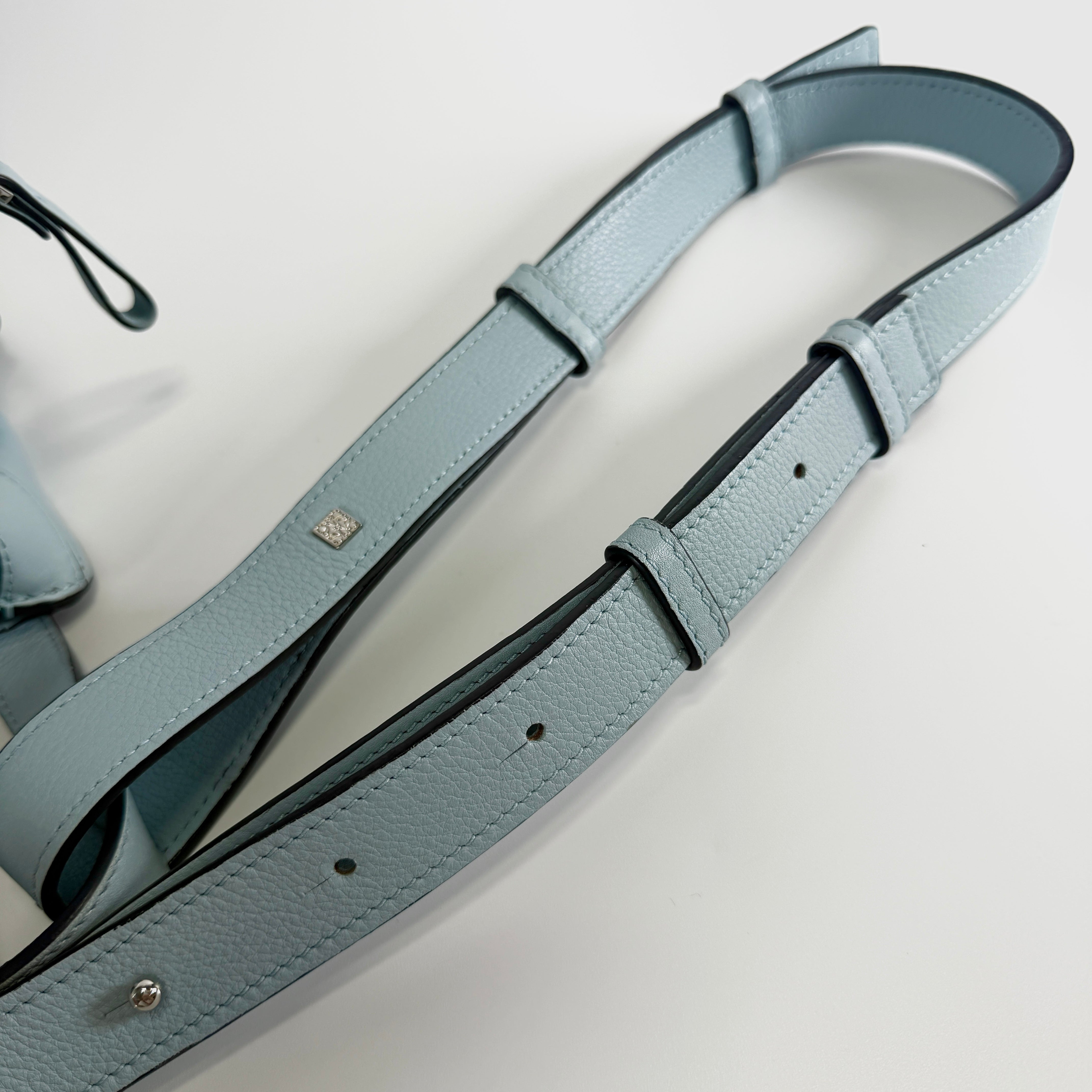 2604 secondhand LOEWE bag hammock Small Light blue / rain leather