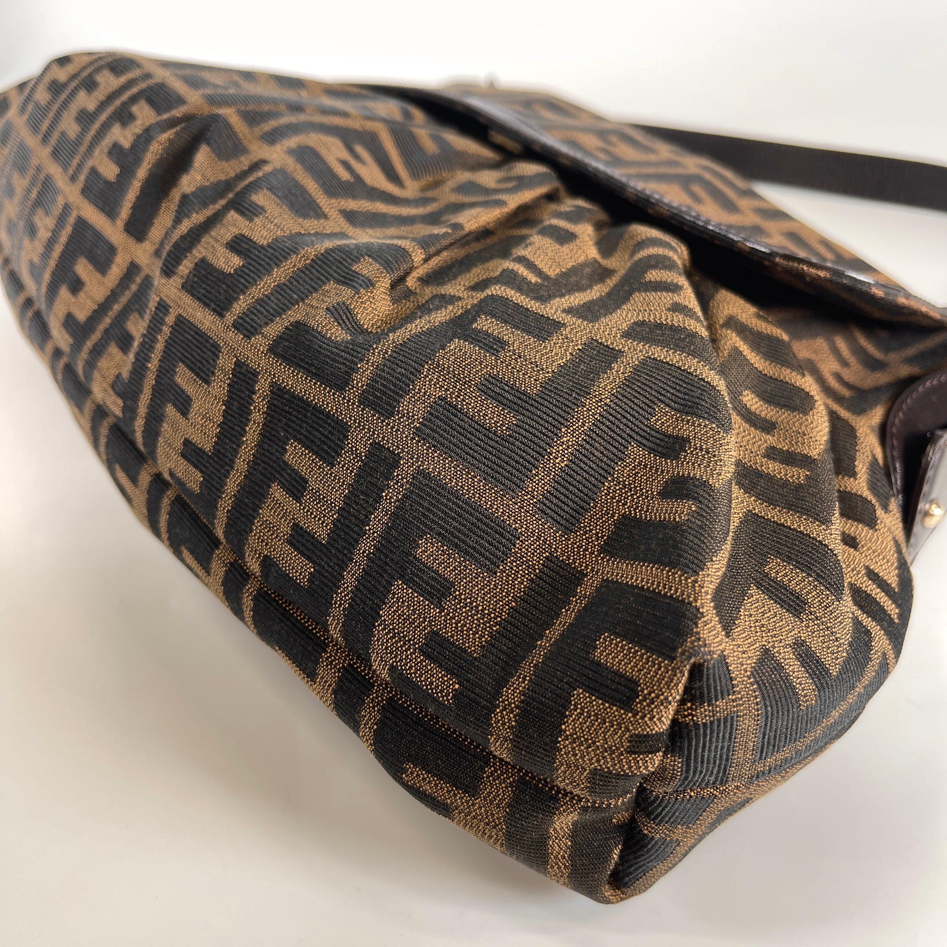 2604 secondhand FENDI Zucca bag