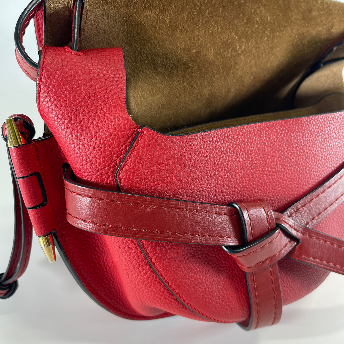 2604 secondhand LOEWE gate shoulder Red