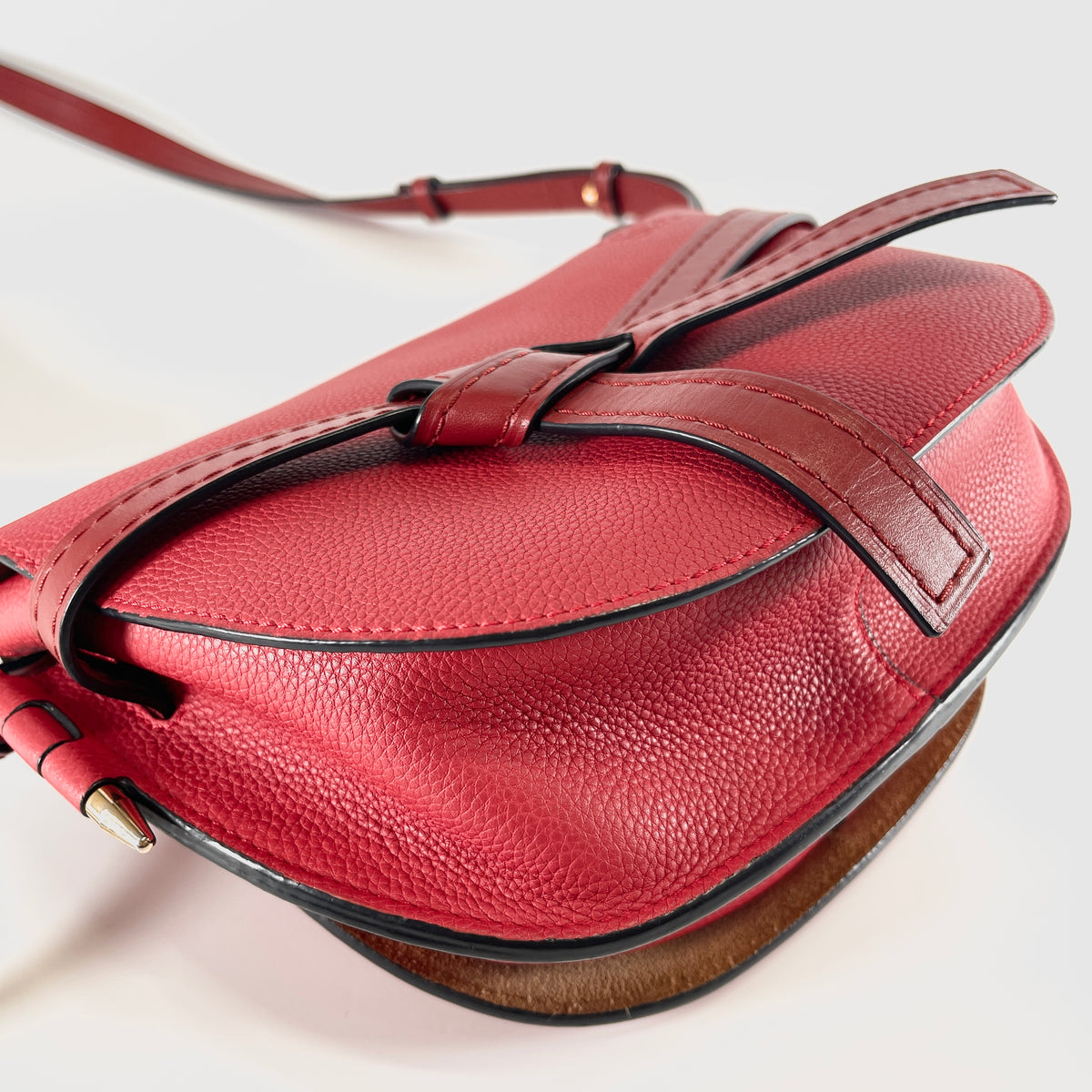 2604 secondhand LOEWE gate shoulder Red