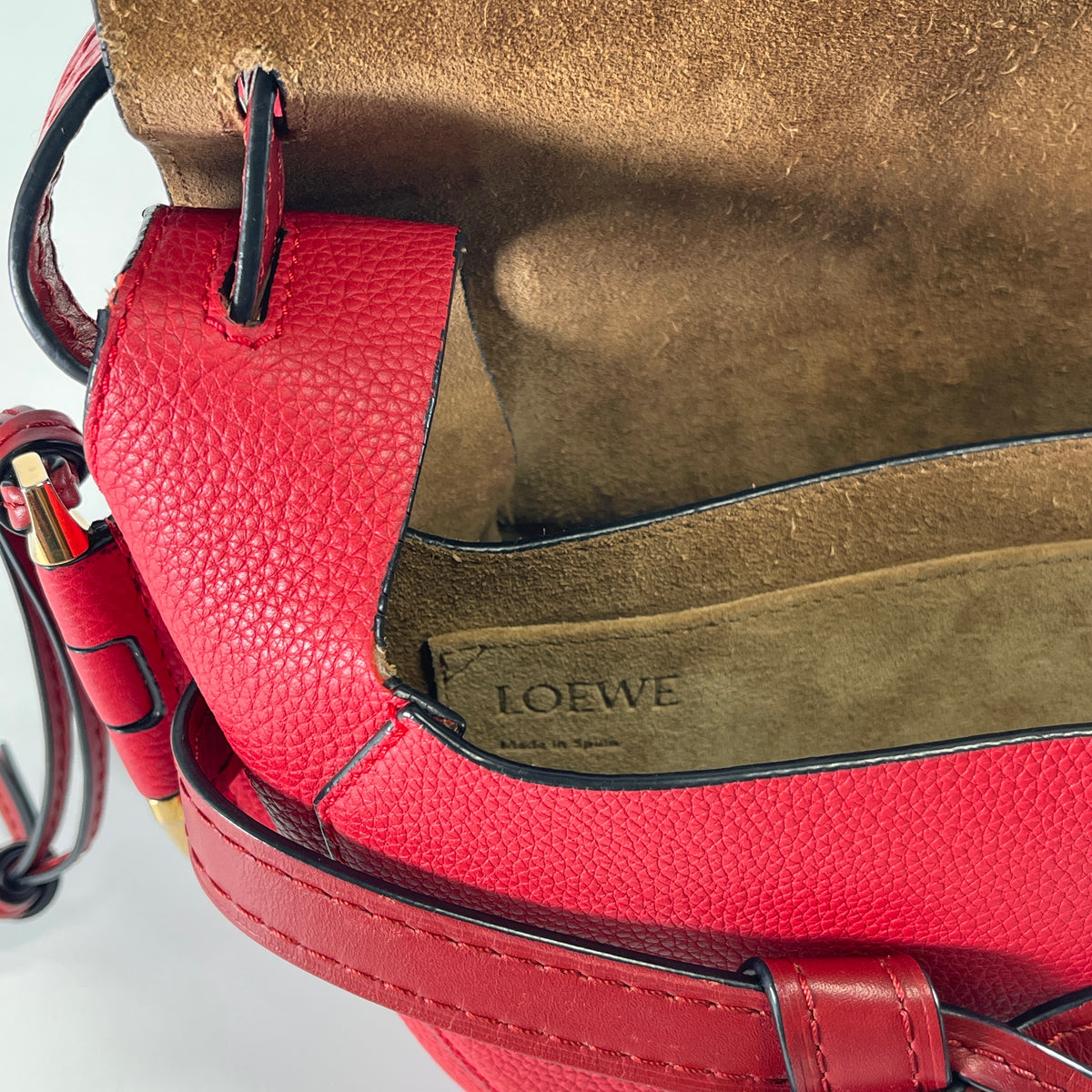 2604 secondhand LOEWE gate shoulder Red