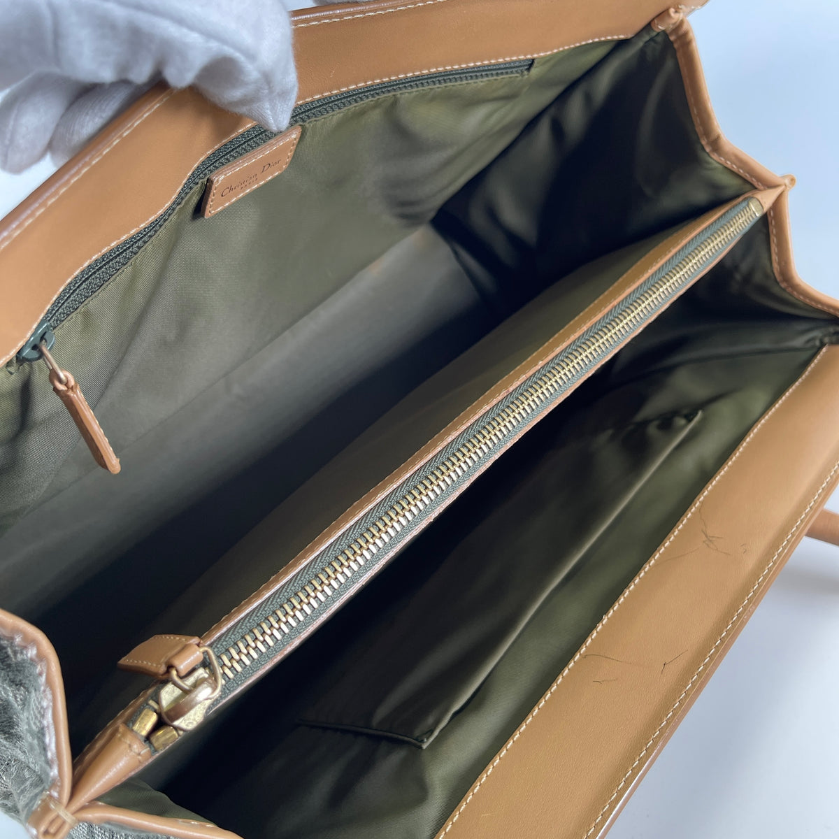 2605 secondhand CD Trotter hand bag