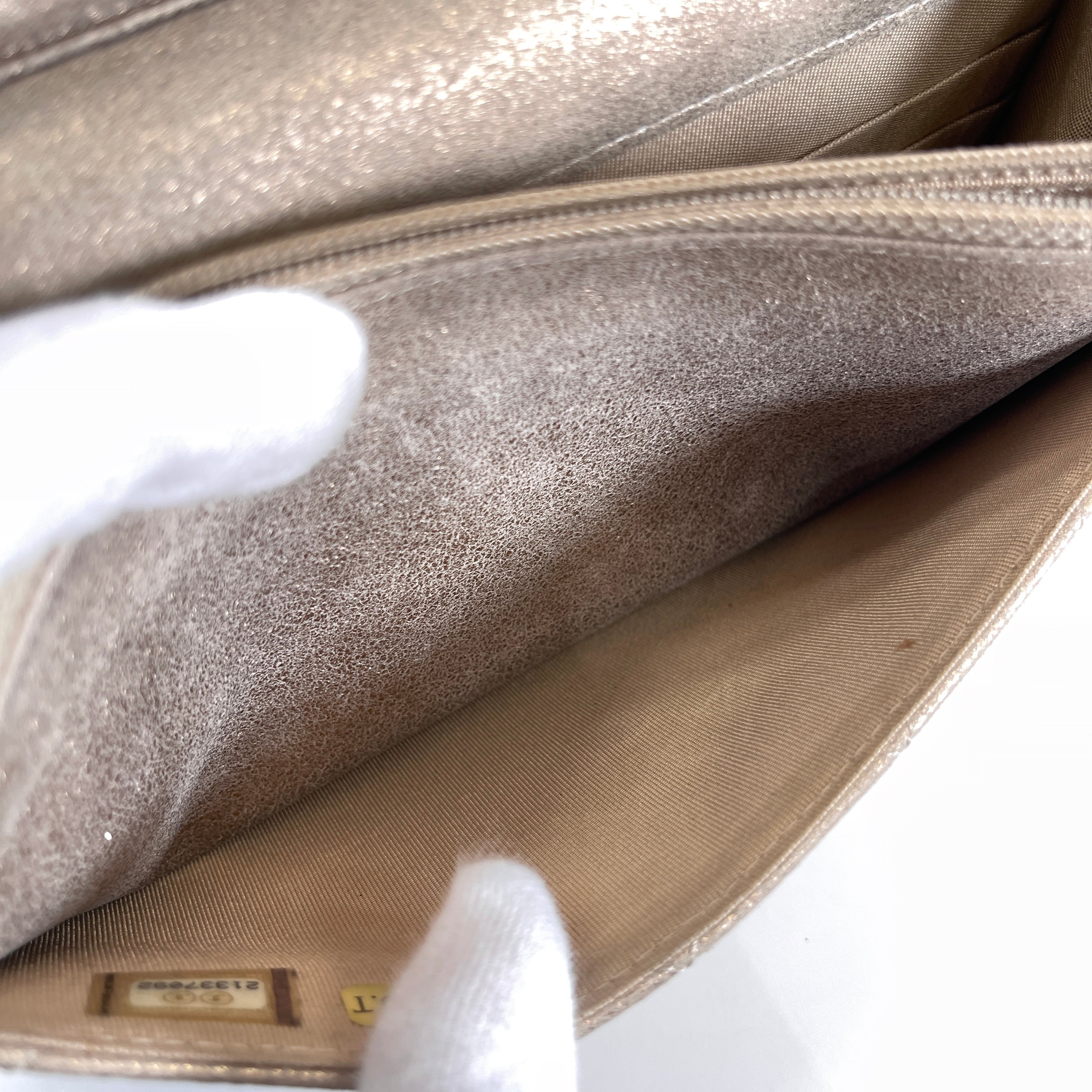 2605 secondhand CHANEL Chain Wallet gold