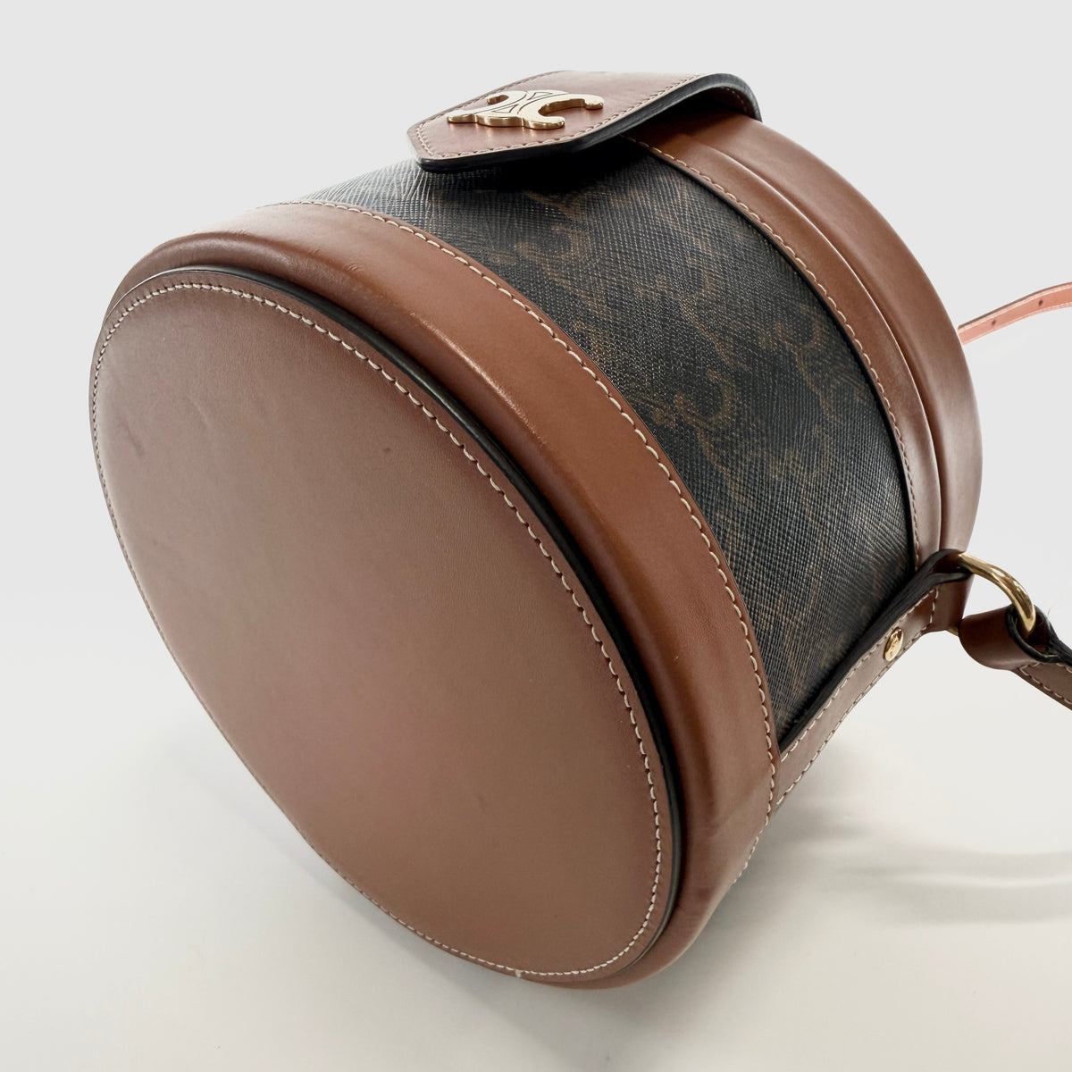2607 secondhand CELINE Shoulder bag / Crossbody Bag Tambour