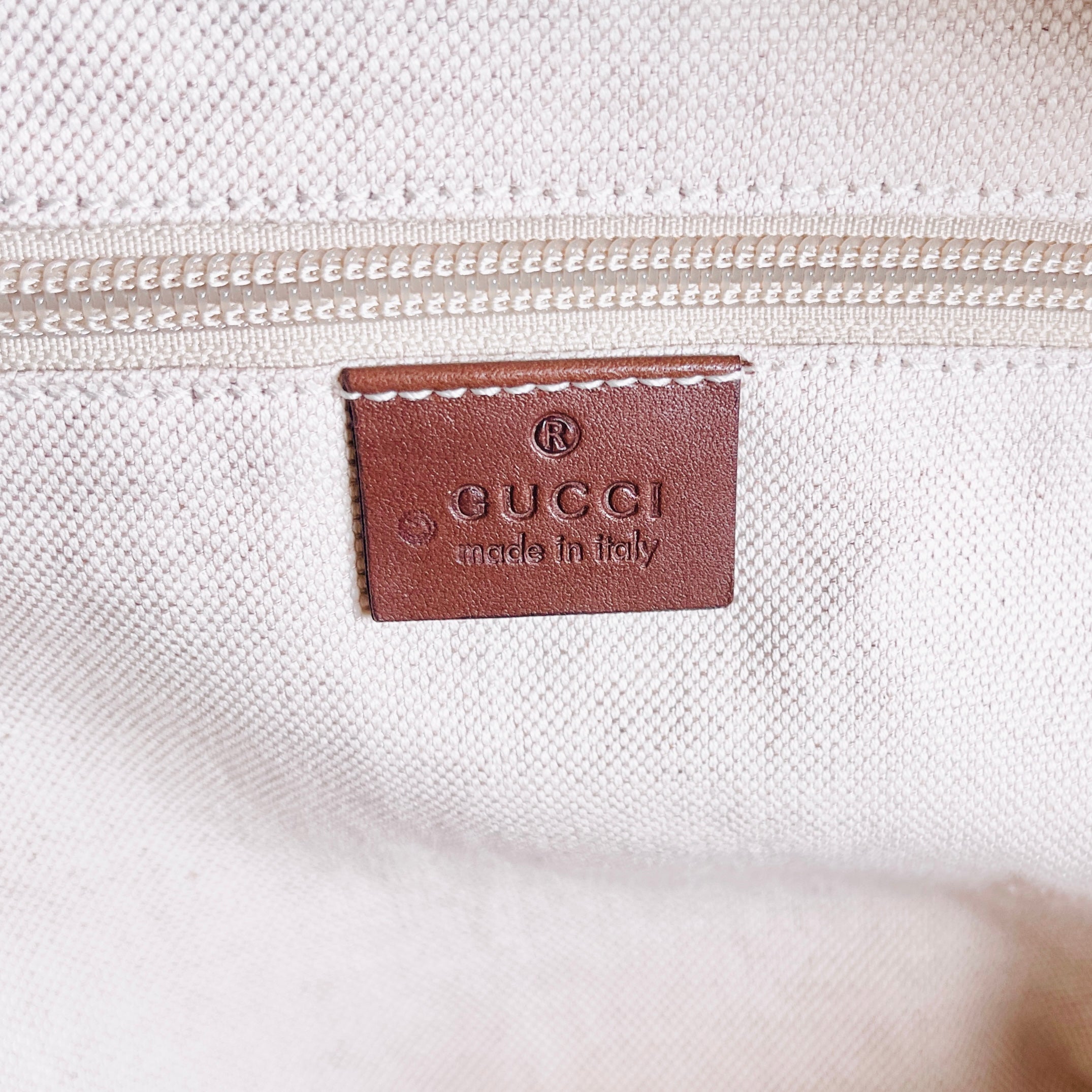 2604 secondhand GUCCI Diamante Messenger Shoulder bag