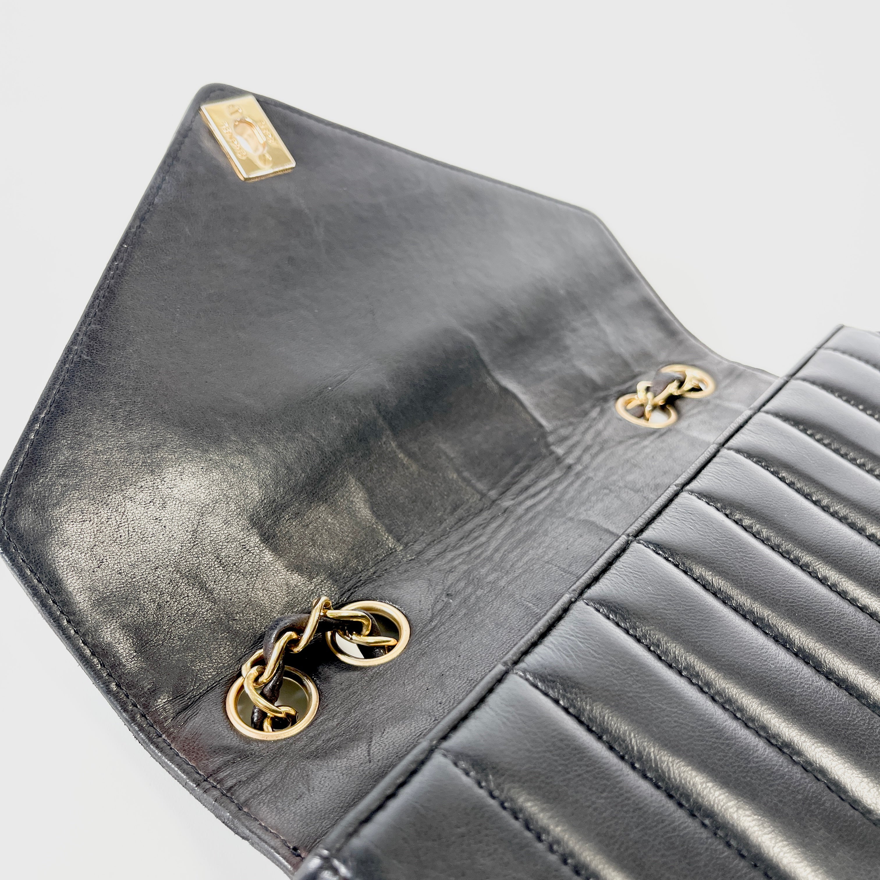 2605 secondhand CHANEL V stitch Shoulder bag