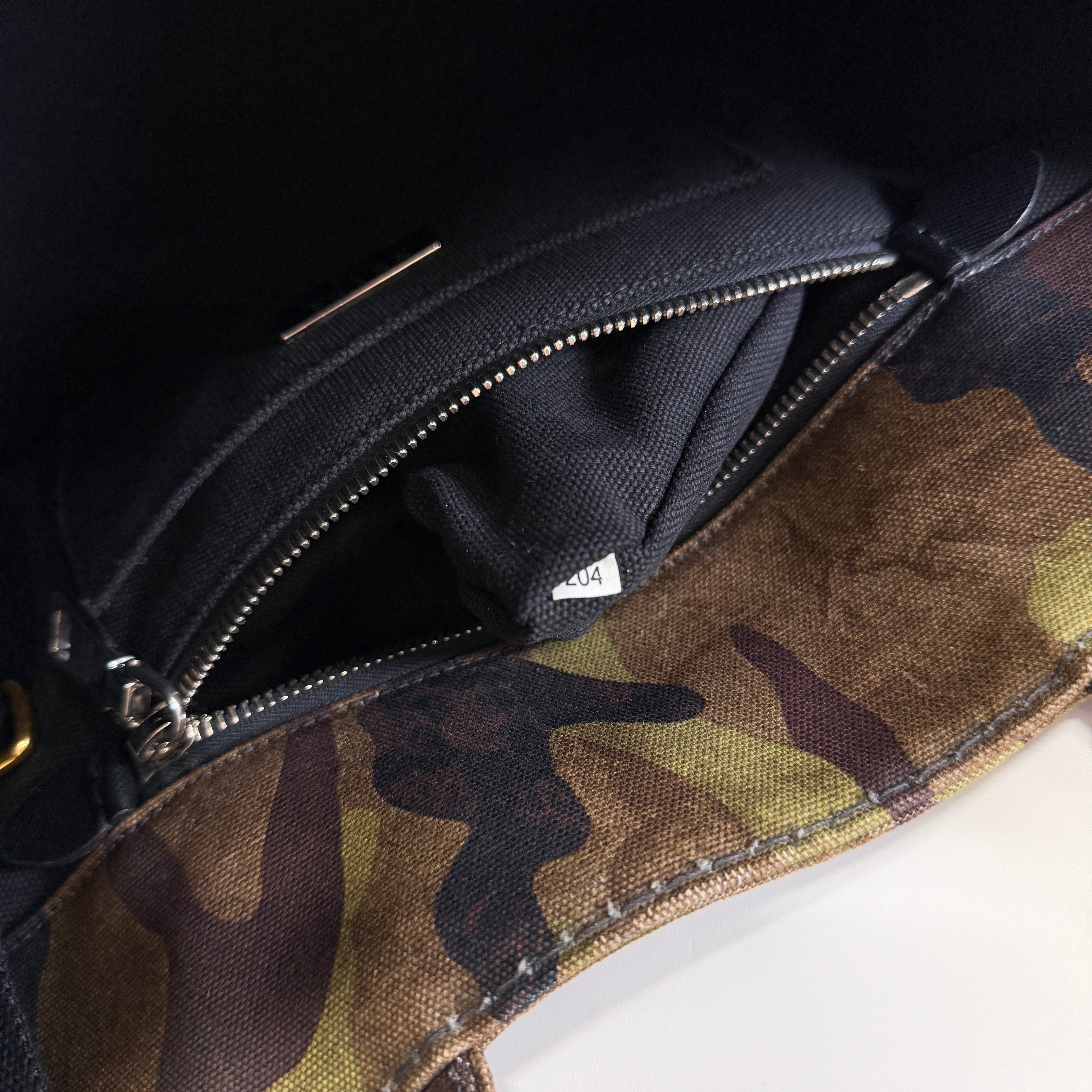 2606 secondhand PRADA Canapa Camouflage