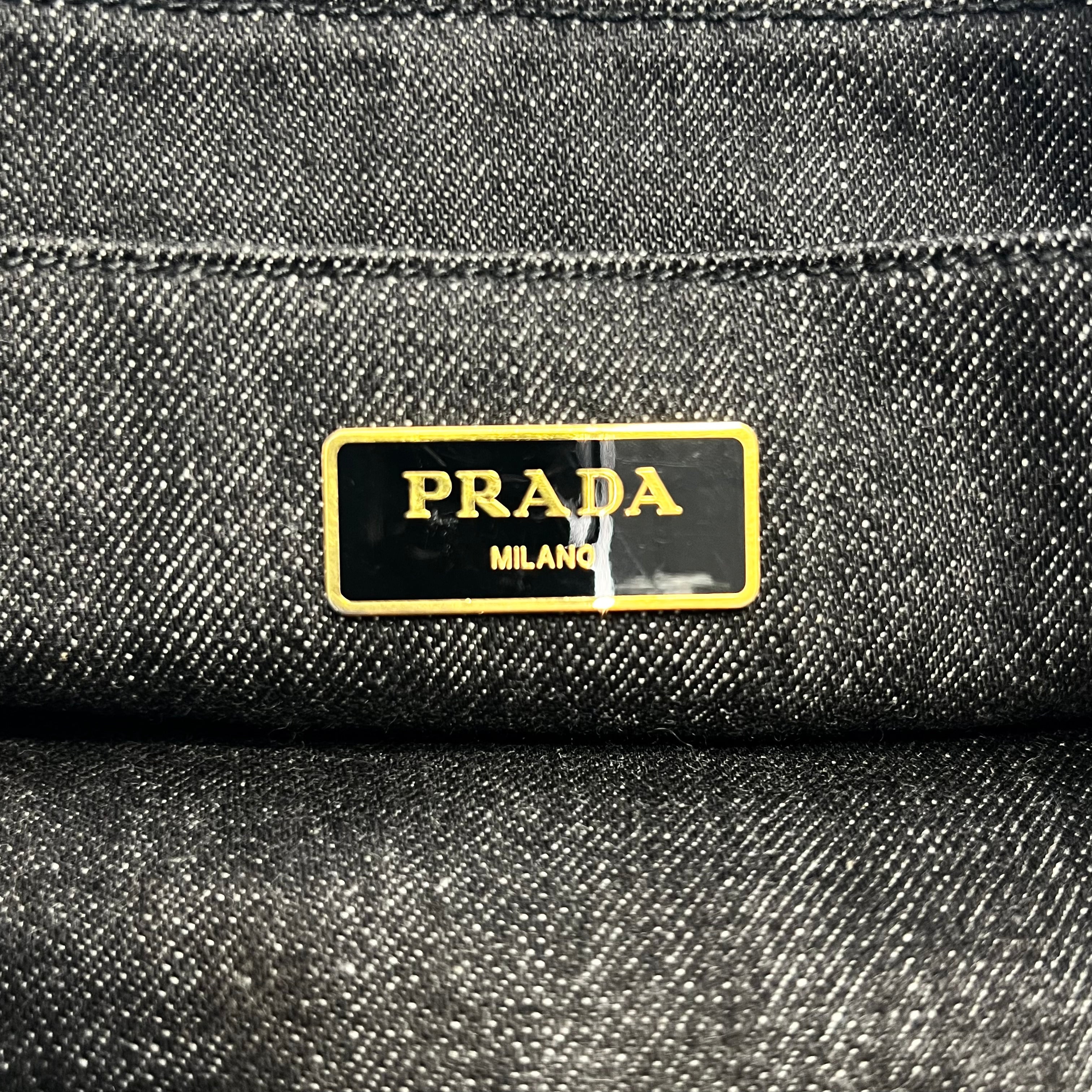 2605 secondhand Prada Canapa Tote