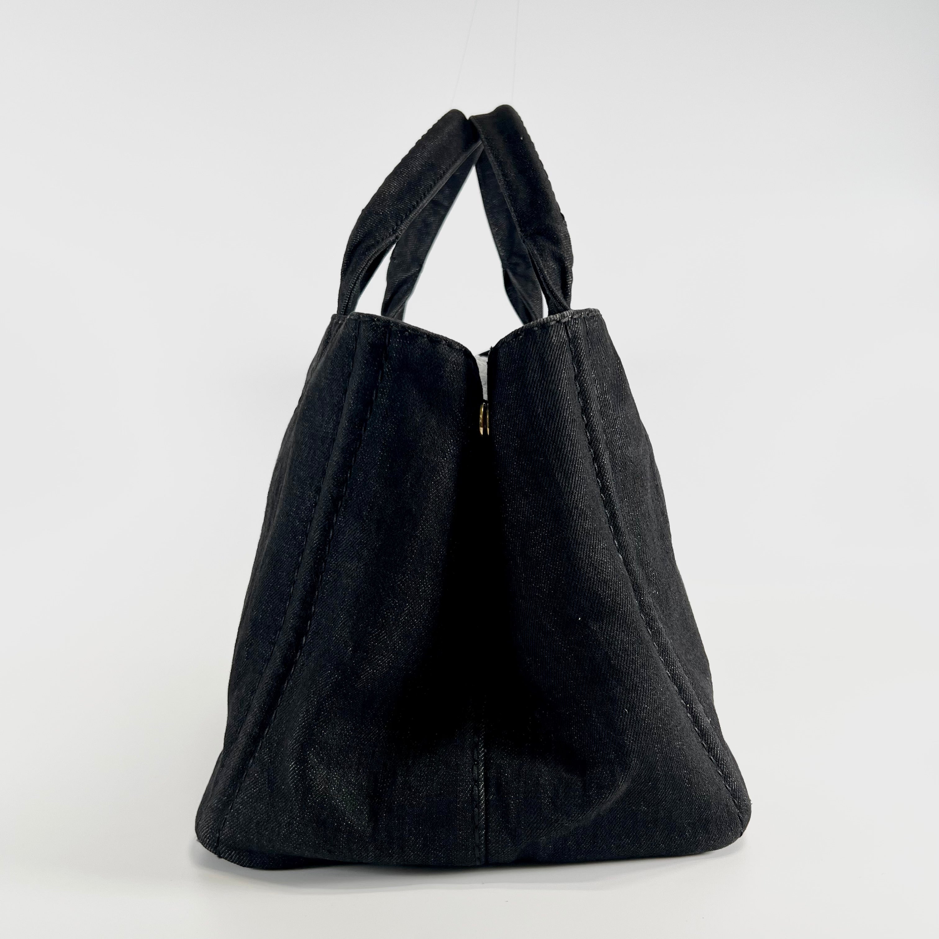 2605 secondhand Prada Canapa Tote