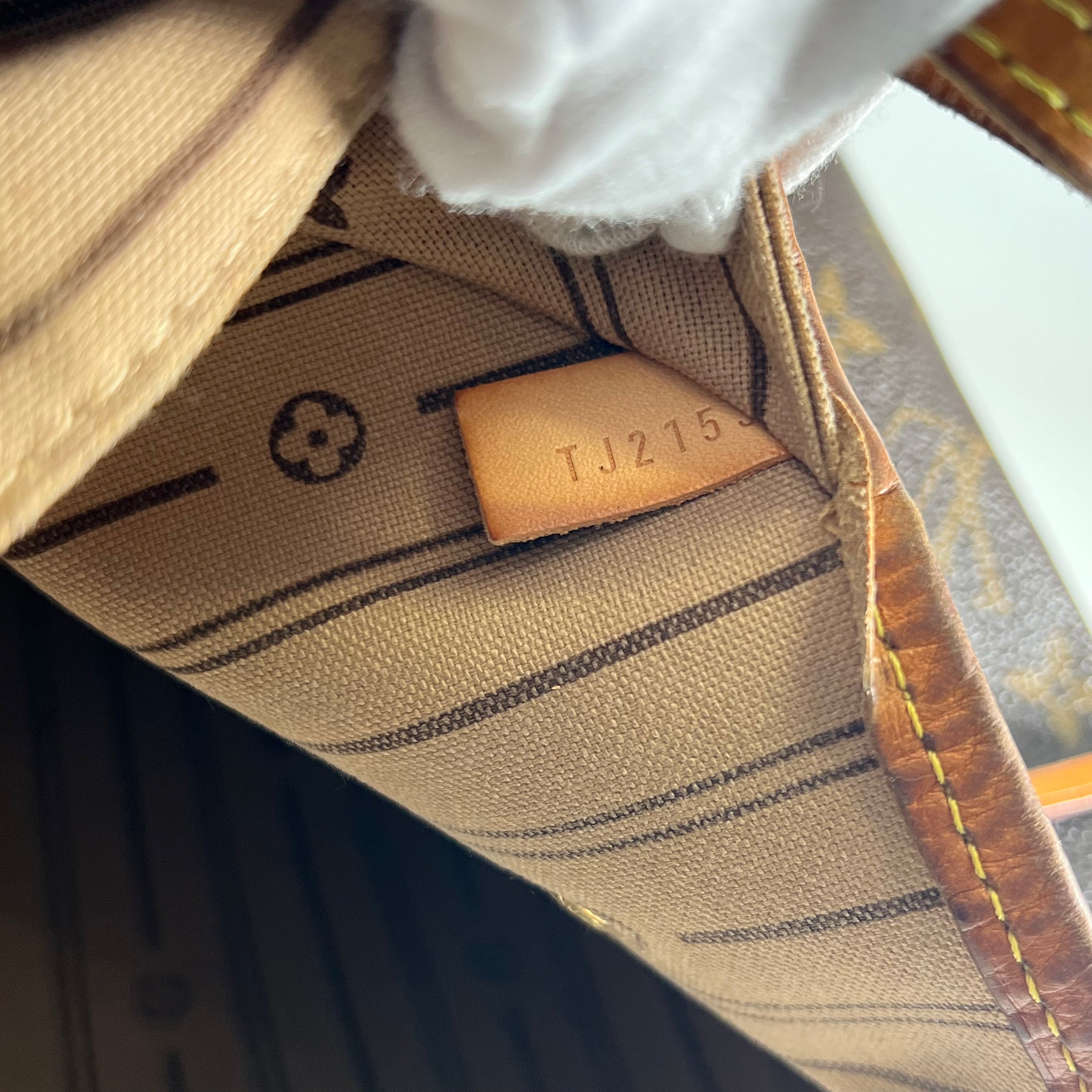 2605 secondhand LV mono grams Neverfull GM