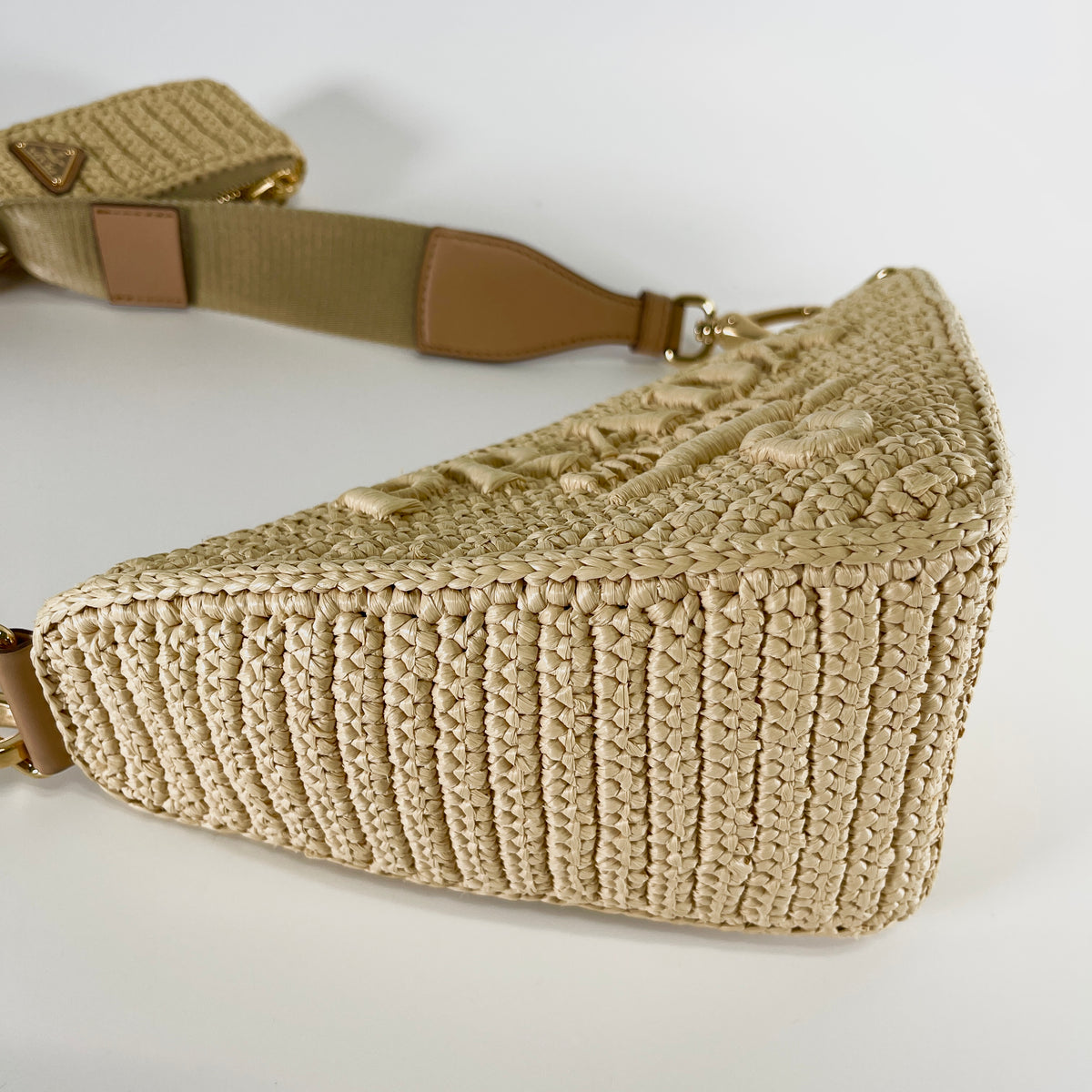 2606 secondhand PRADA shoulder straw