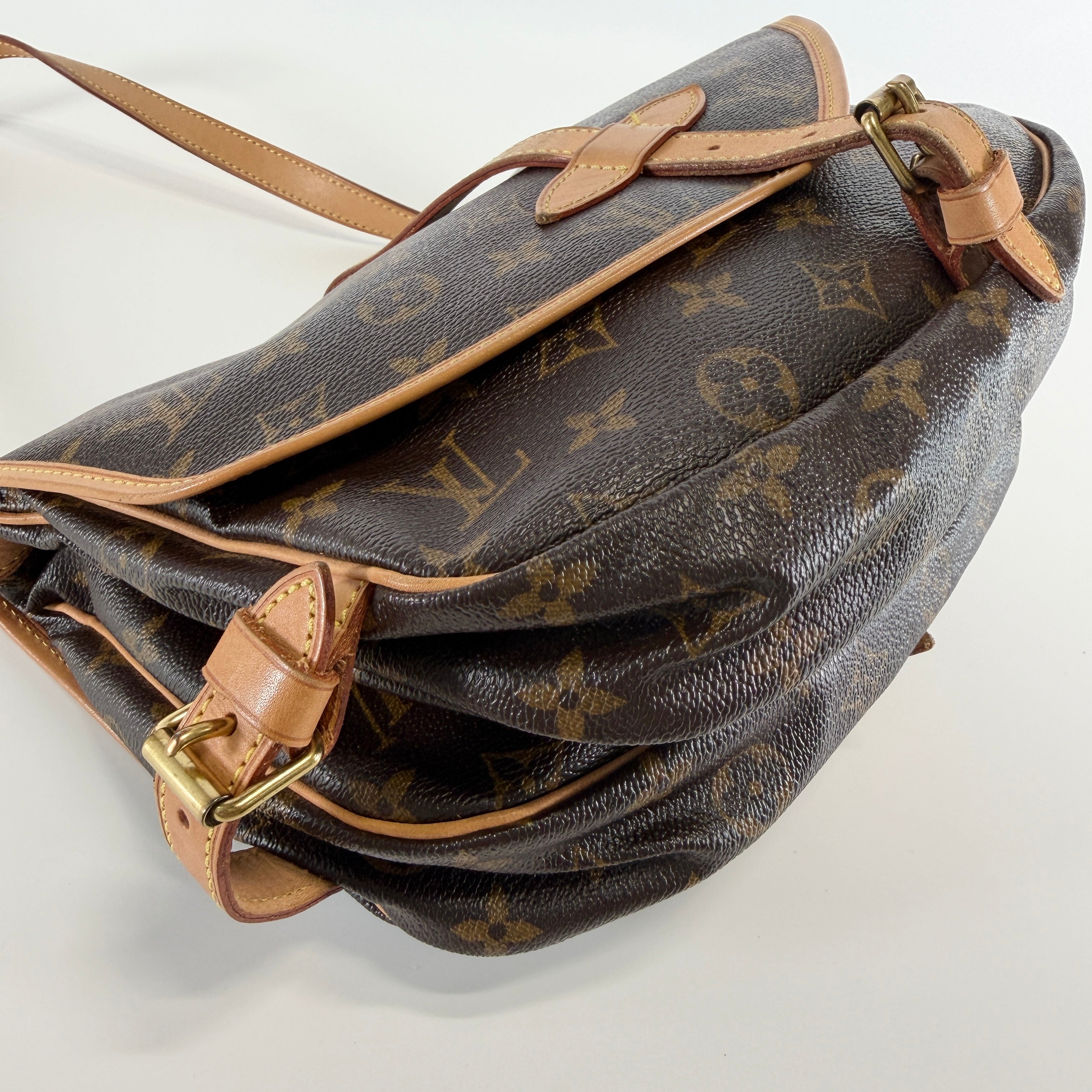 2606 secondhand LV Monogram Saumur 30