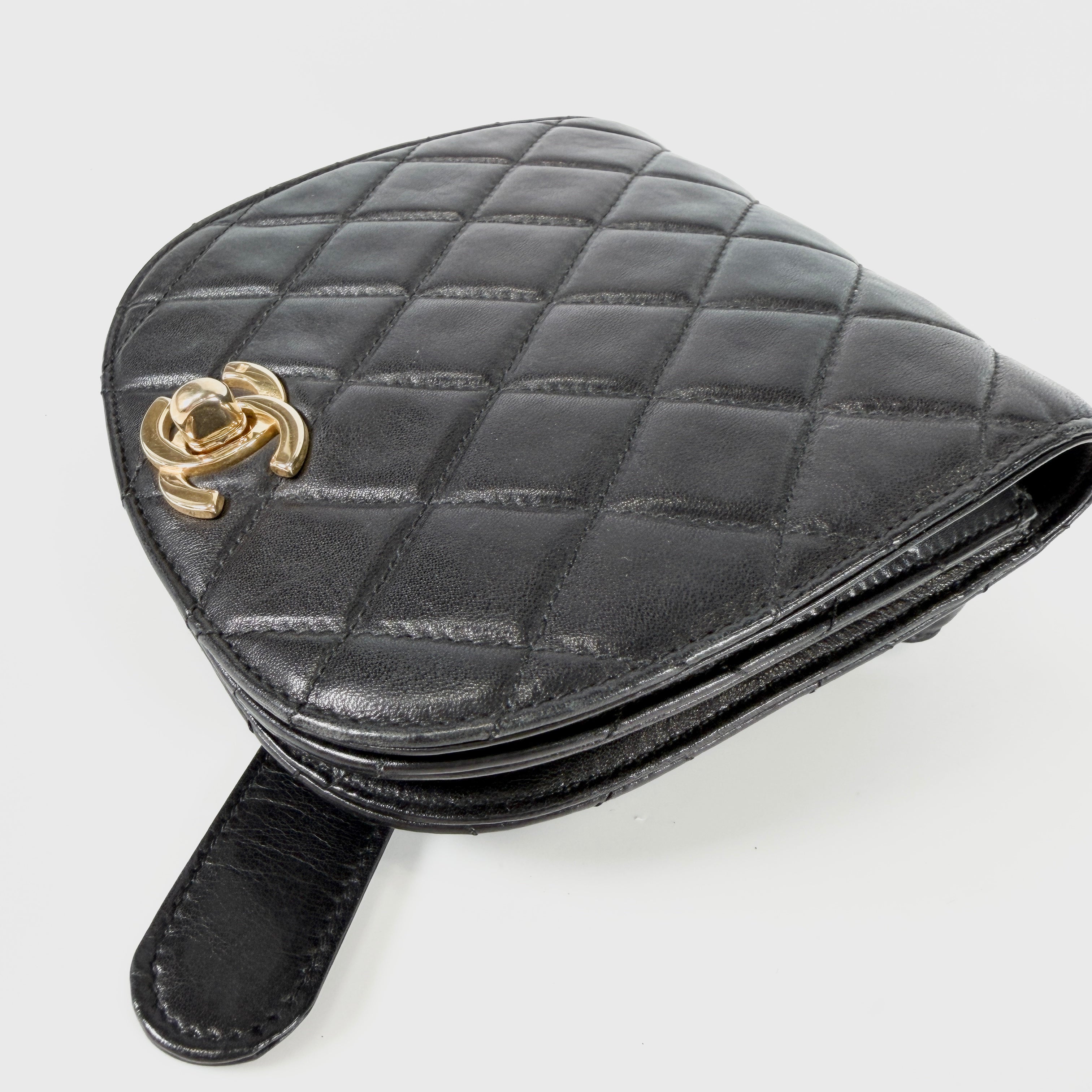 2606 secondhand CHANEL Body Bag / Waist Bag Matelasse