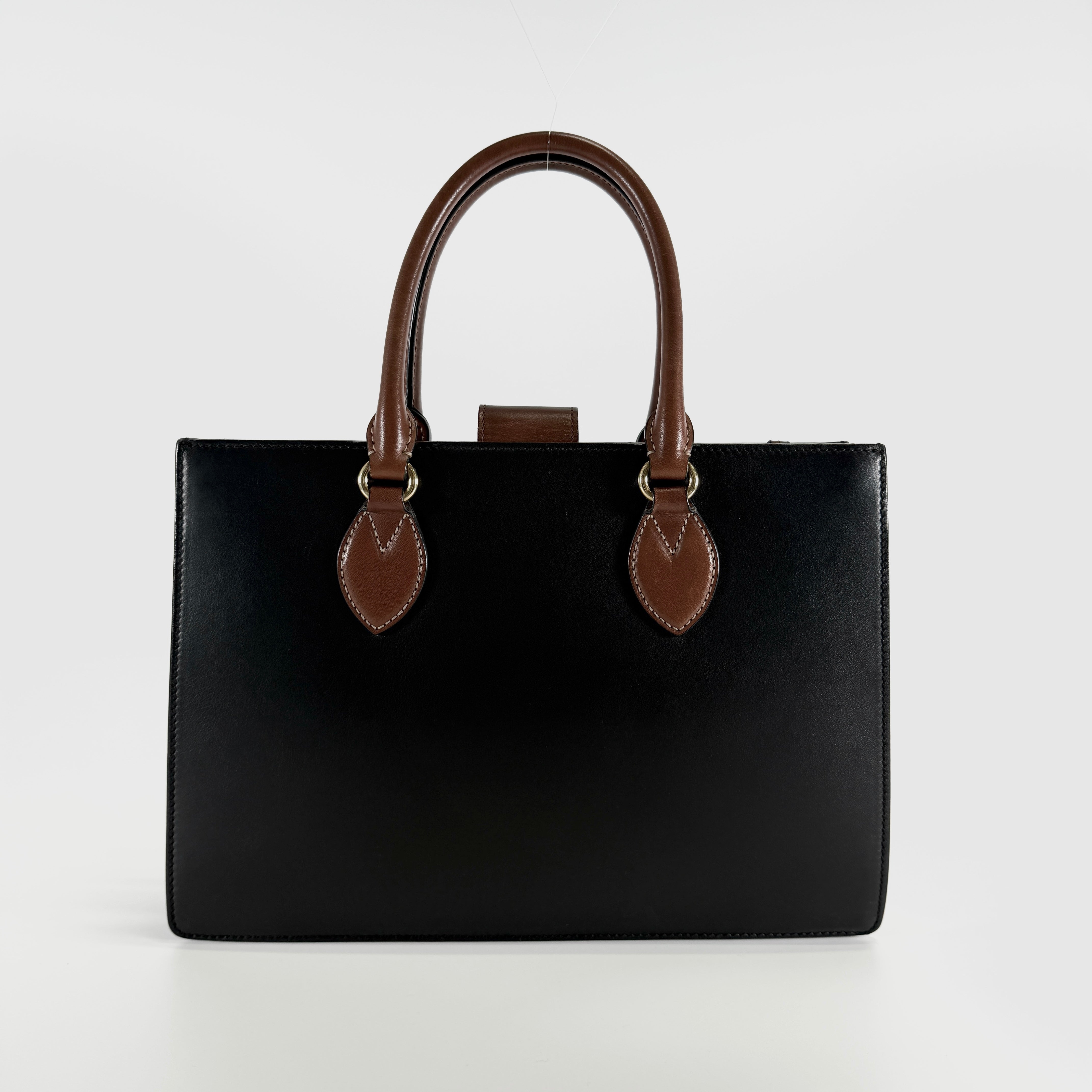 2606 secondhand GUCCI hand bag