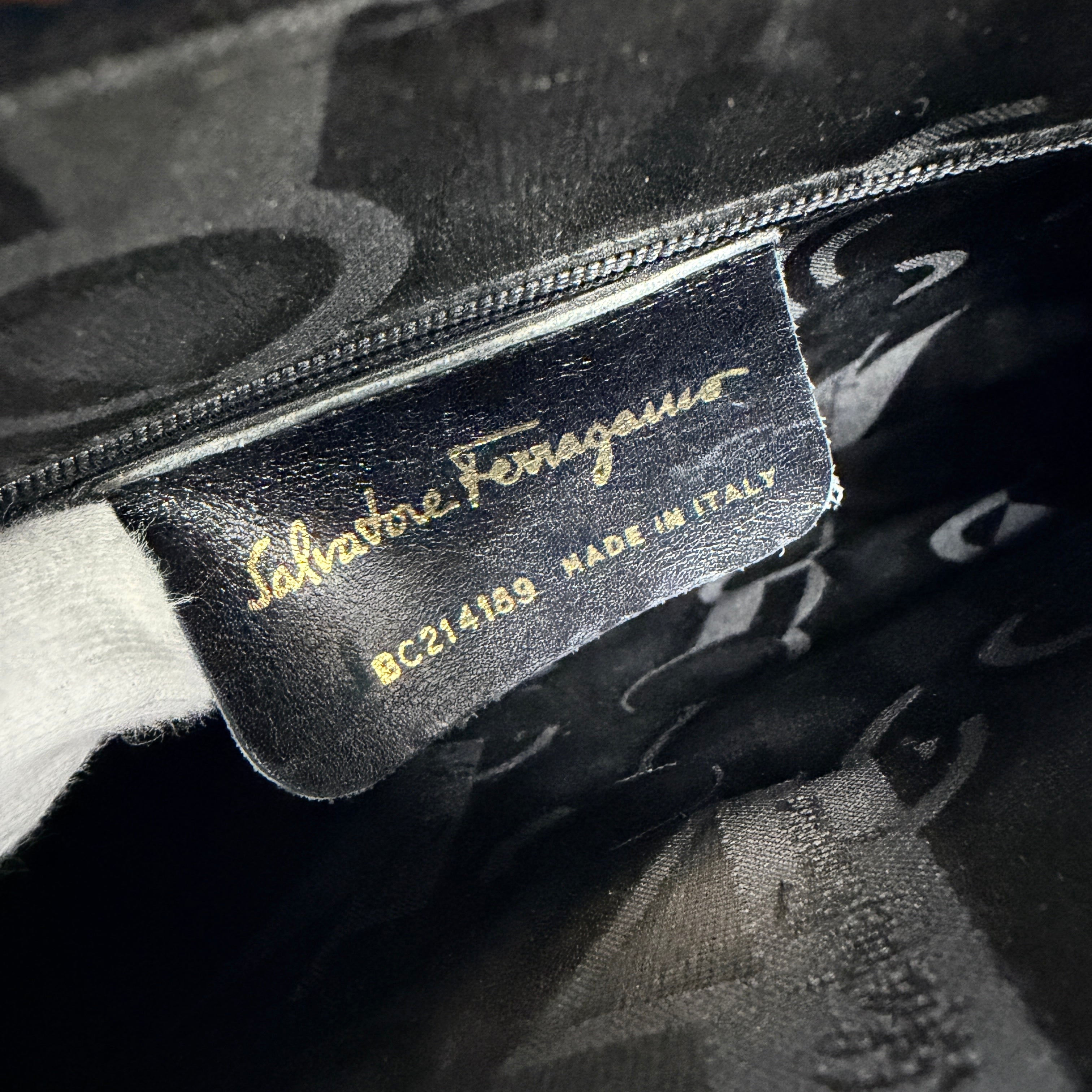 2608 secondhand Ferragamo Gancini Shoulder bag