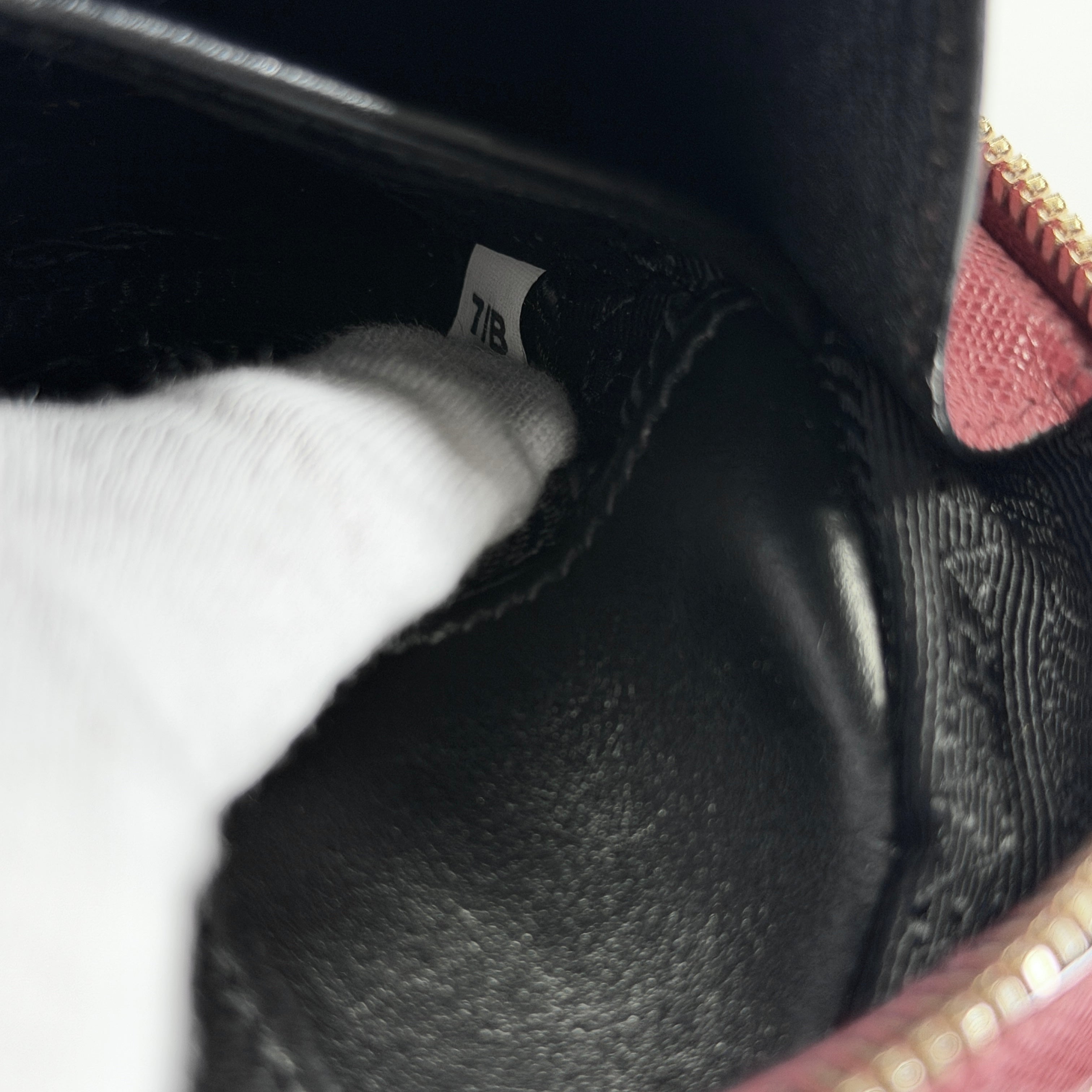2607 secondhand PRADA mini shoulder Red