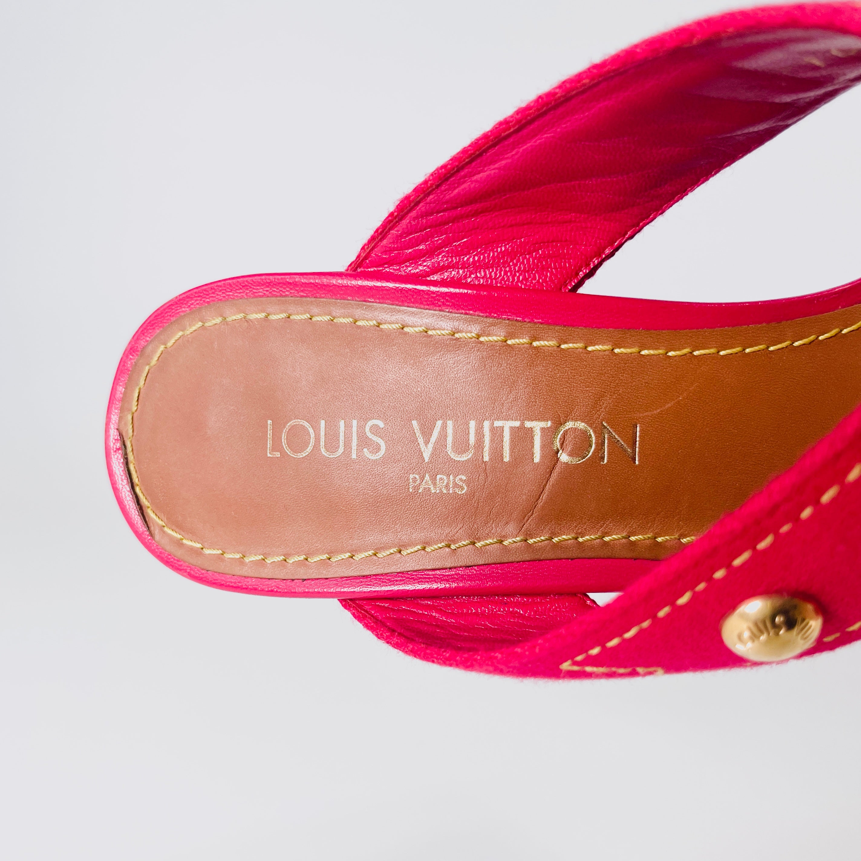 2606 secondhand LV Sandals