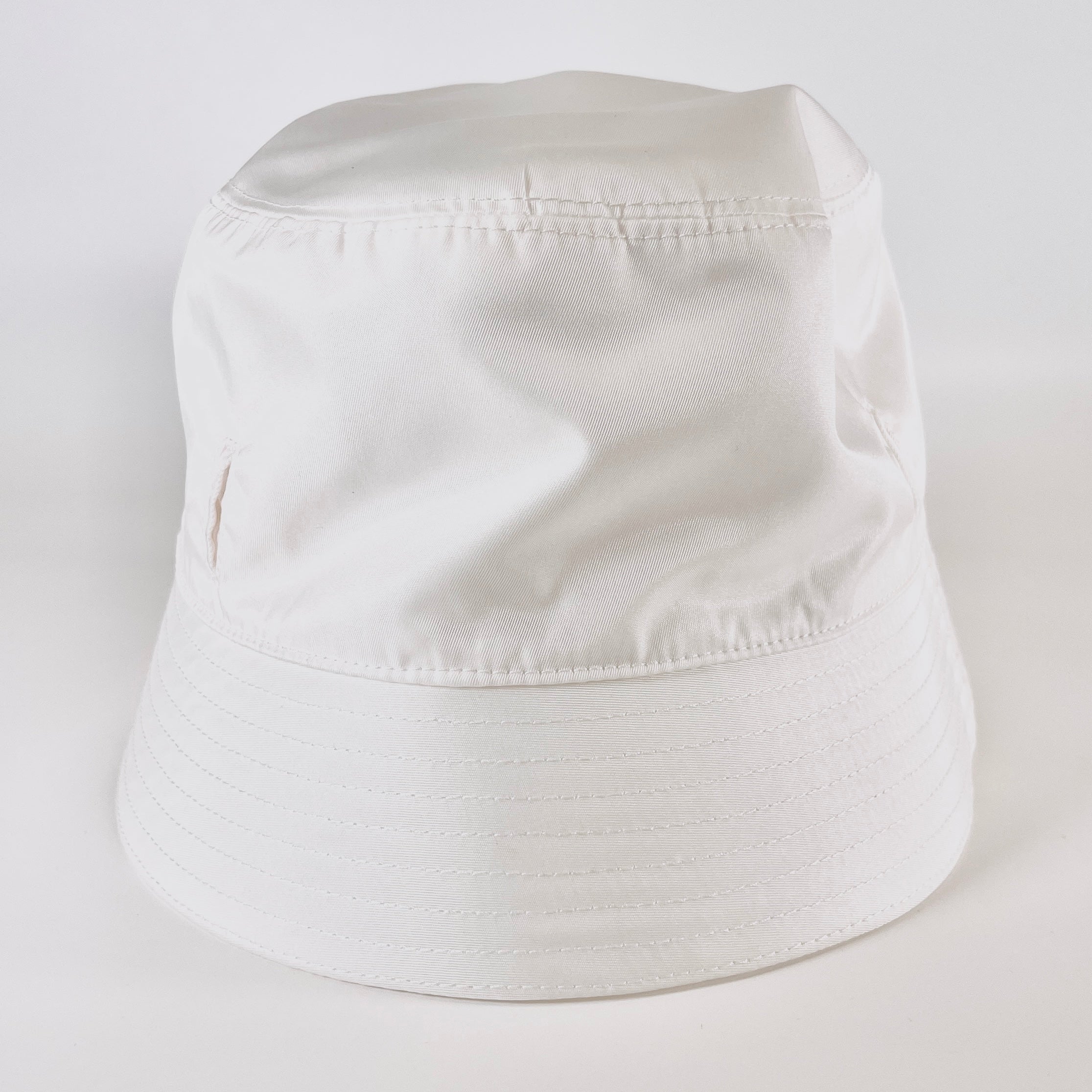 2603 secondhand PRADA cap / hat